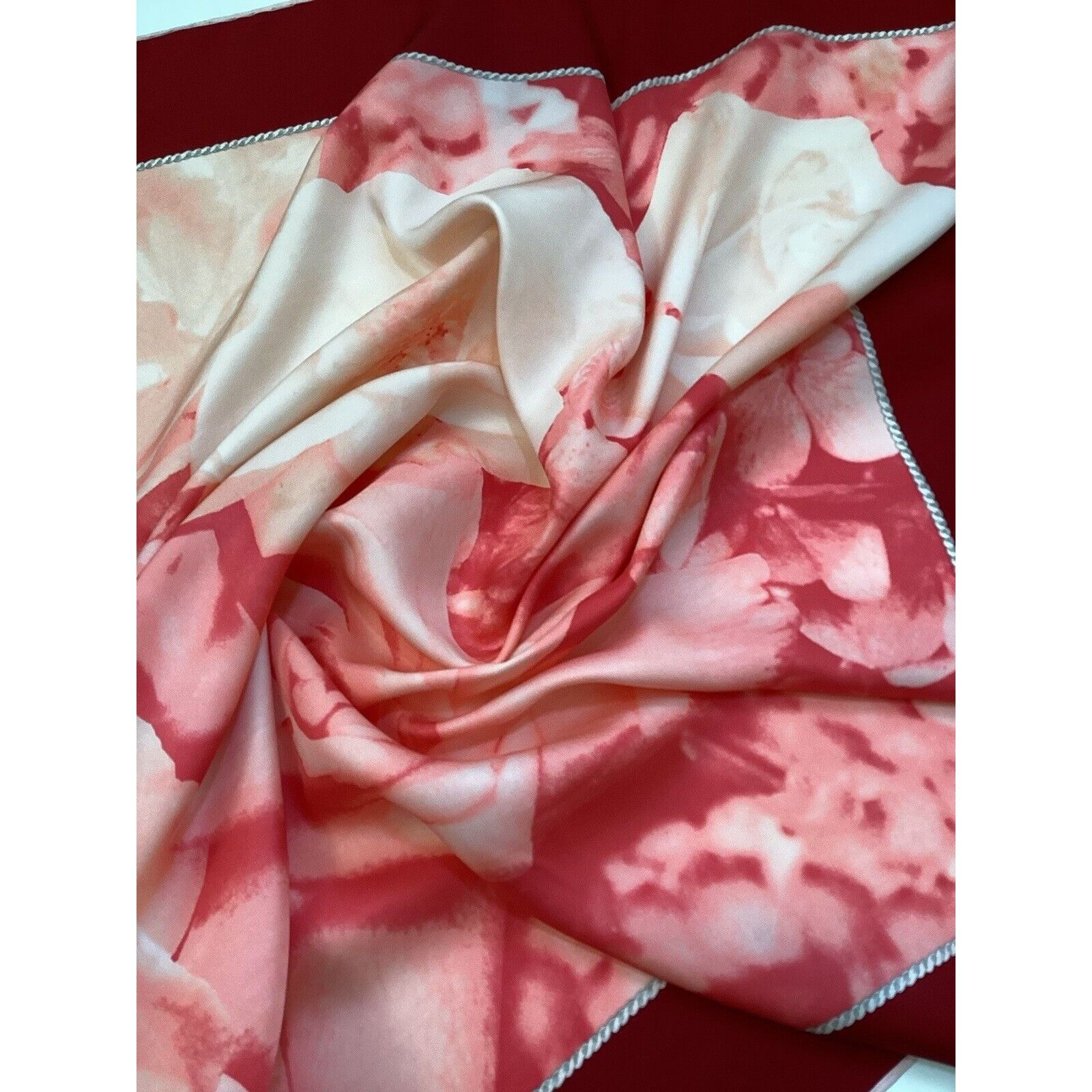 Ferre FERRE Red Floral Silk Scarf Made In Italy 34.5" - 33´´ EX CO Size ONE SIZE - 5 Thumbnail