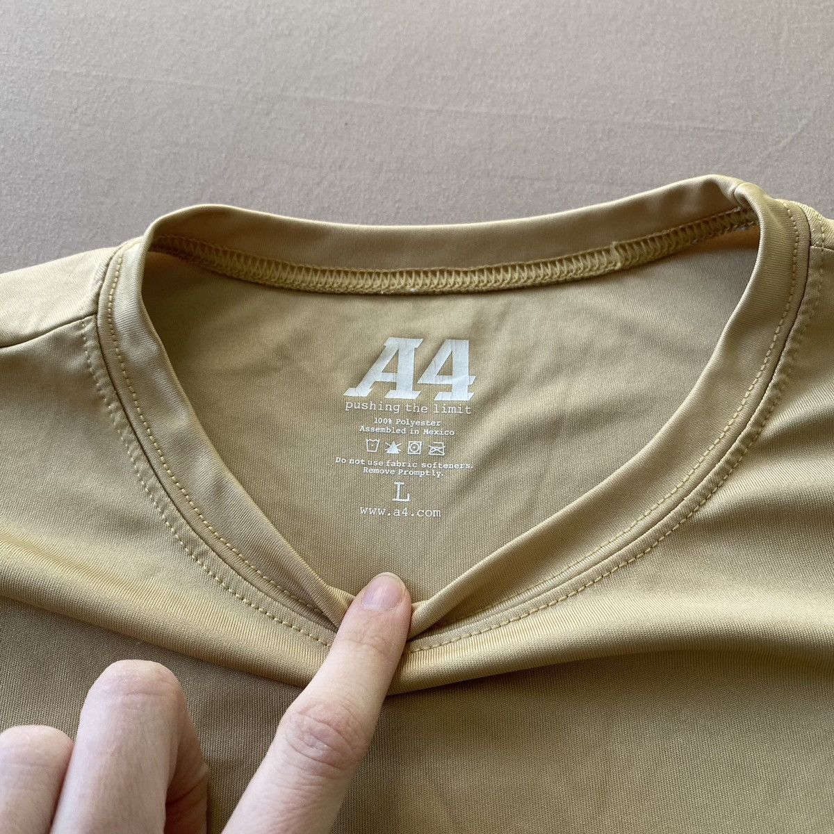 Other University of Wisconsin Athletic Varsity Tee Size US L / EU 52-54 / 3 - 5 Thumbnail