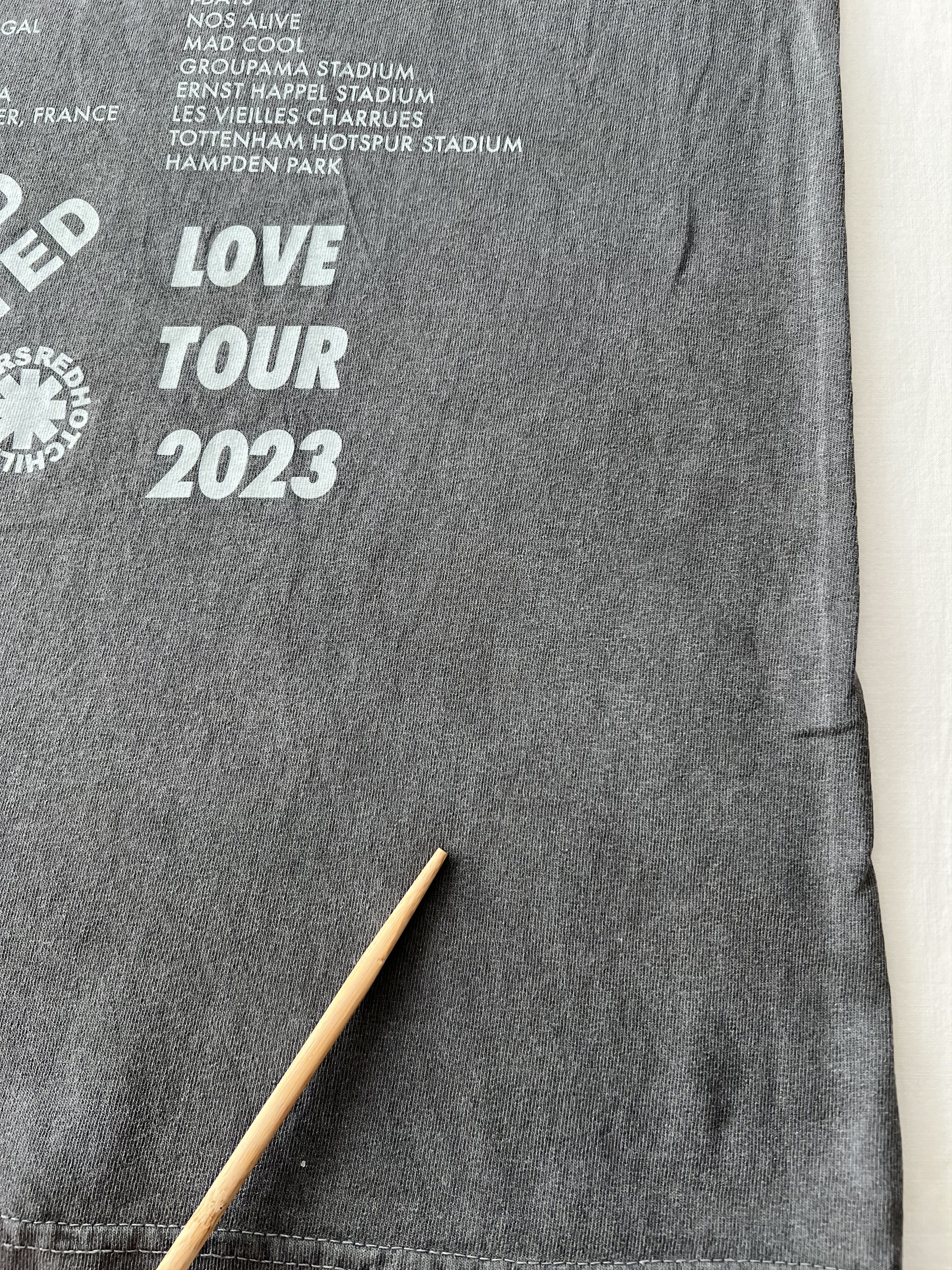 Band Tees Red Hot Chili Peppers Unlimited Love World Tour 2023 T-shirt Size US M / EU 48-50 / 2 - 21 Thumbnail