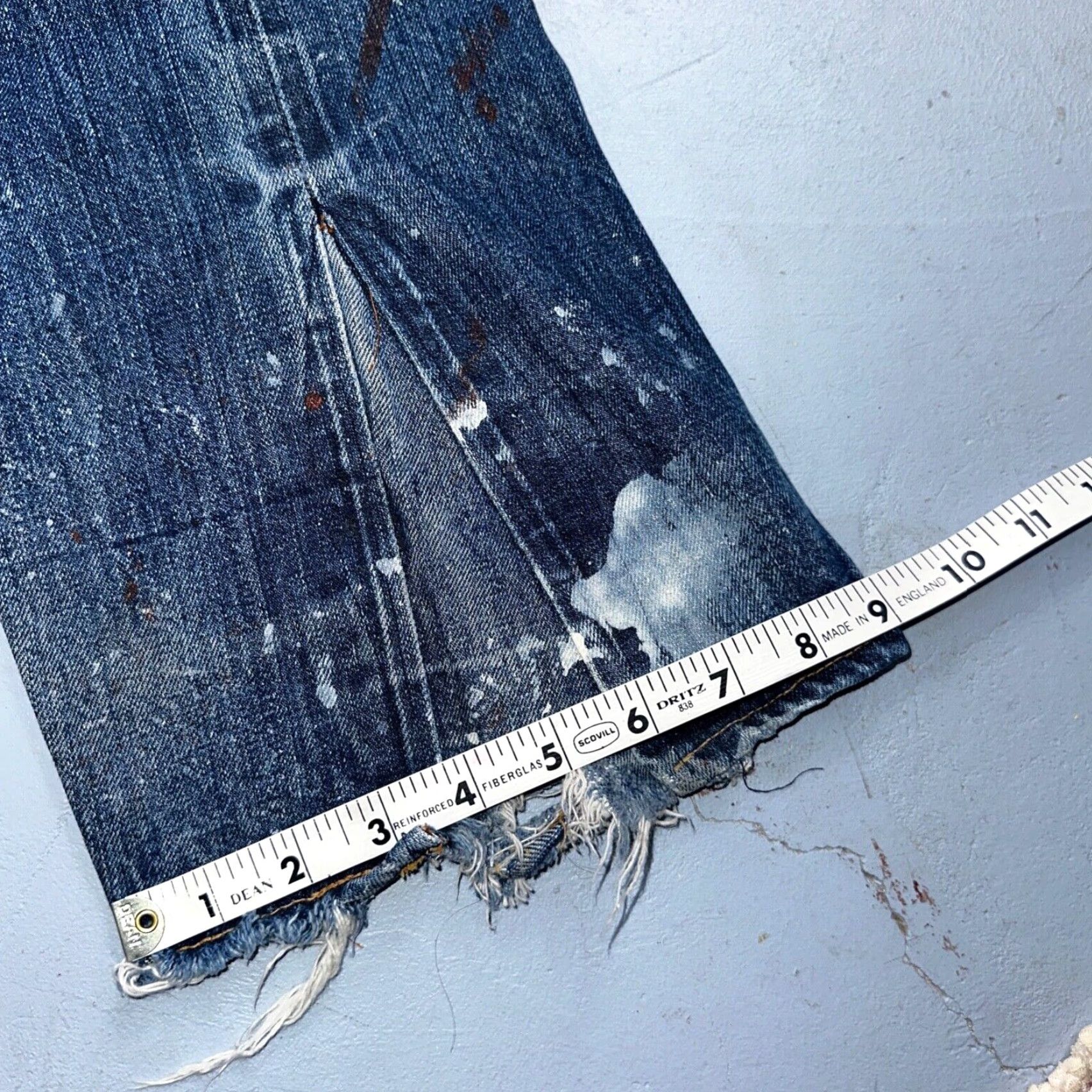 Levi's VINTAGE Levis 501 VTG 70s SS Redline Selvedge Jeans XX Thrashed Boot Cut Act 30x31 Size US 30 / EU 46 - 7 Thumbnail