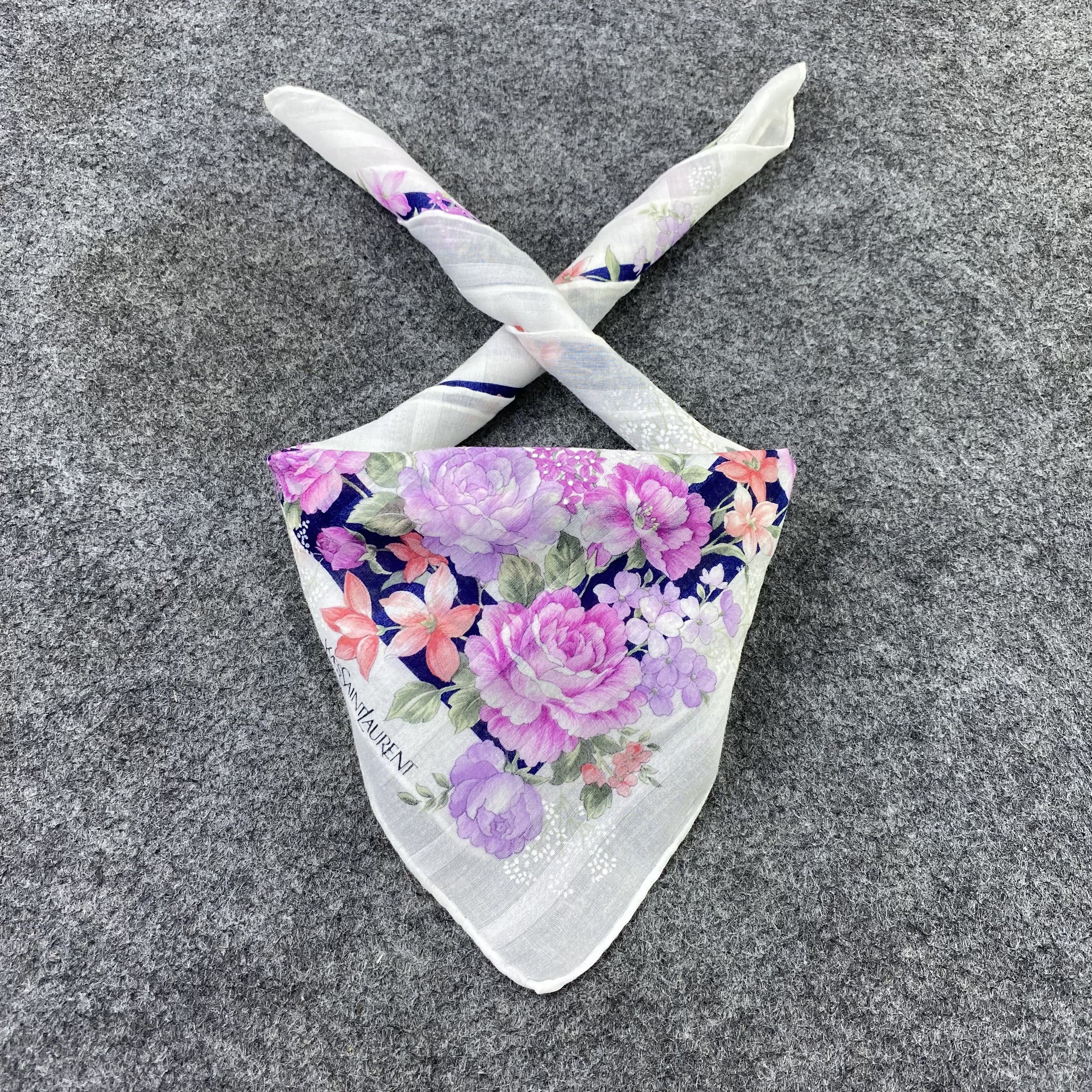 Yves Saint Laurent Yves Saint Laurent Handkerchief /Bandana / Neckerchief-B1545 Size ONE SIZE - 2 Thumbnail