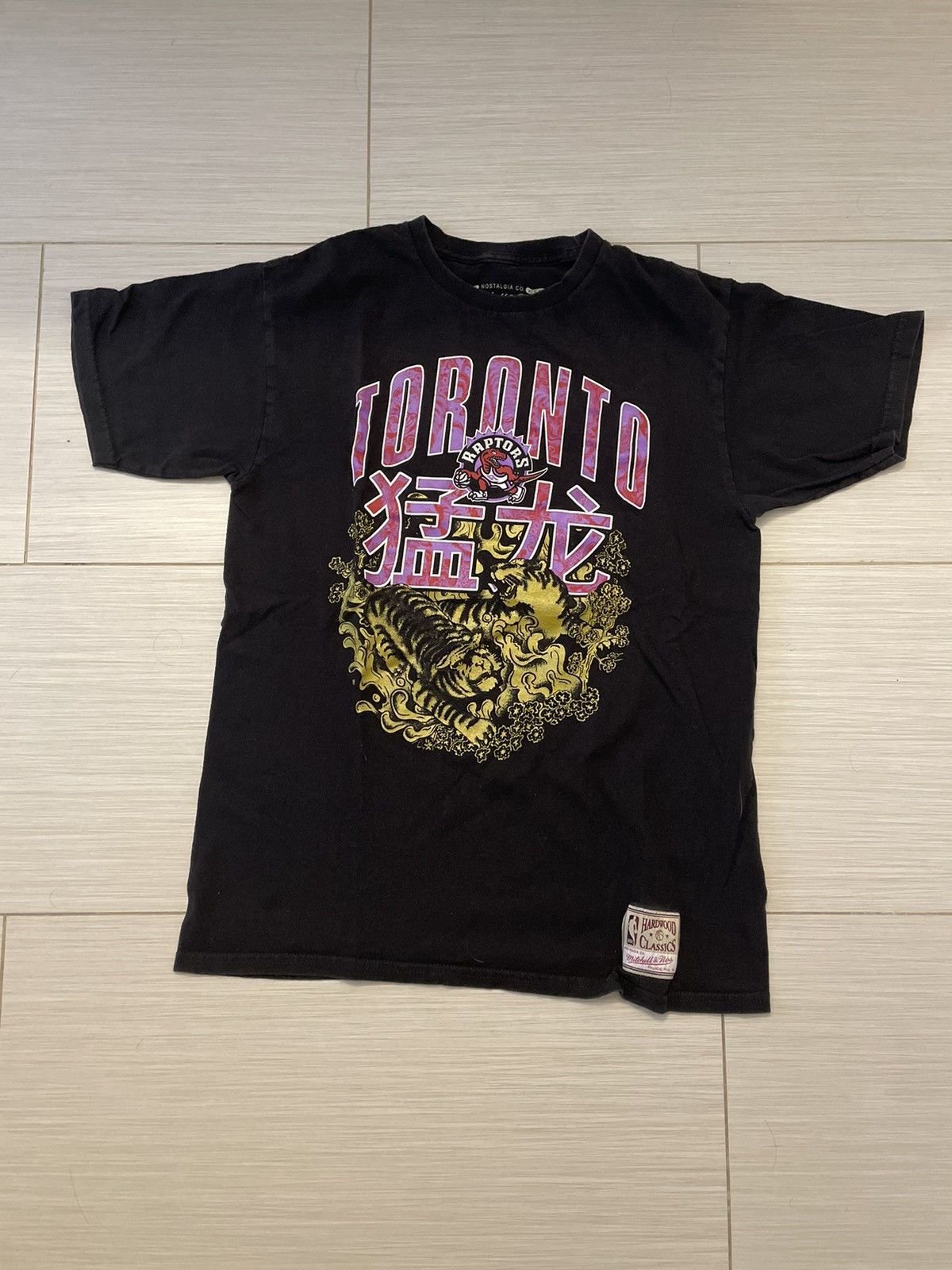 Mitchell & Ness Raptors Graphic Tee Size US M / EU 48-50 / 2 - 1 Thumbnail