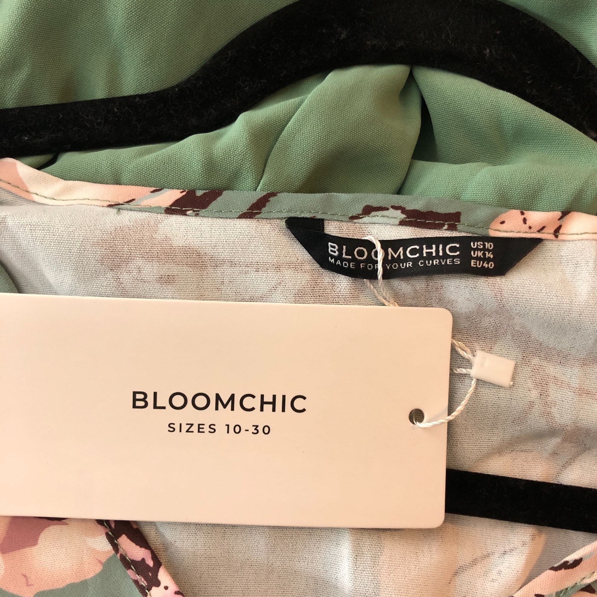 Other Bloomchic Dress Belted Surplice Neckline A Line Green Floral Size L / US 10 / IT 46 - 3 Thumbnail