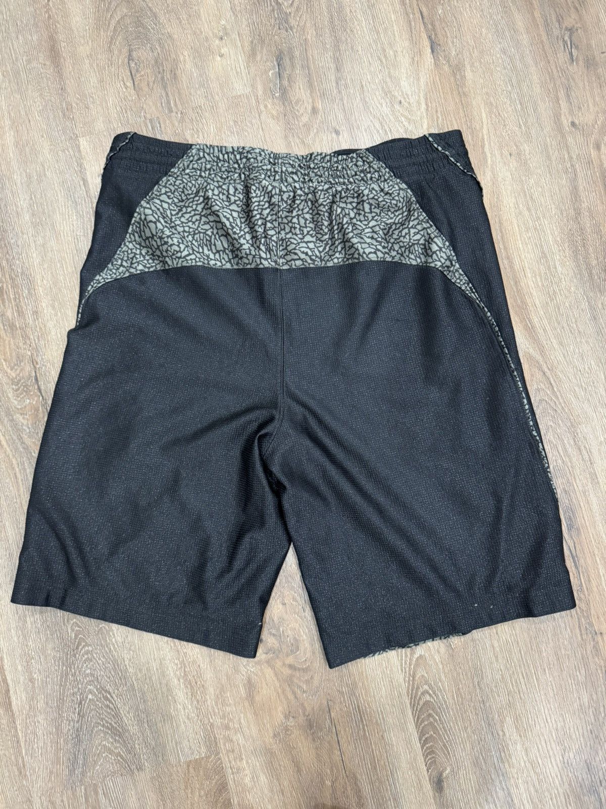 Other Champs cement basketball shorts Size US 33 - 2 Thumbnail