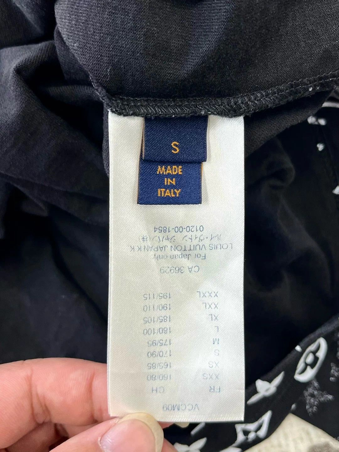 Louis Vuitton Louis Vuitton black monogram gradient logo short-sleeve top Size US S / EU 44-46 / 1 - 5 Thumbnail