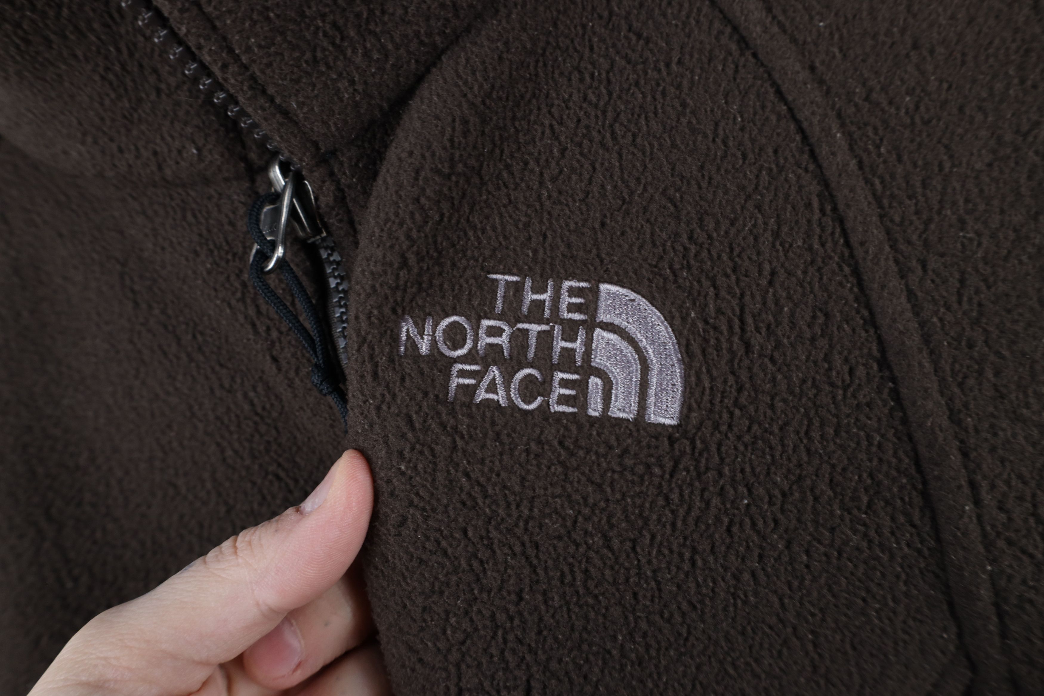The North Face × Vintage Vintage Y2K The North Face Spell Out Zip Fleece Jacket Brown Size S / US 4 / IT 40 - 4 Thumbnail