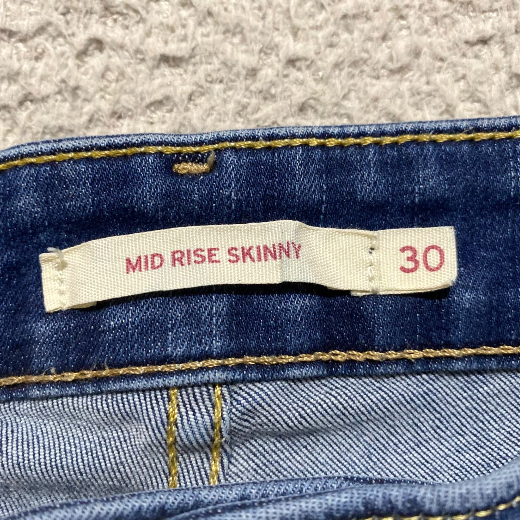 Levi's Levi's Womens Jeans Blue Denim Dark Wash Mid Rise Skinny Leg 30 Regular Pockets Stretch Cotton Blend Spandex Denim Inseam 25 Vintage No Mens Womens Size 28" / US 6 / IT 42 - 4 Thumbnail