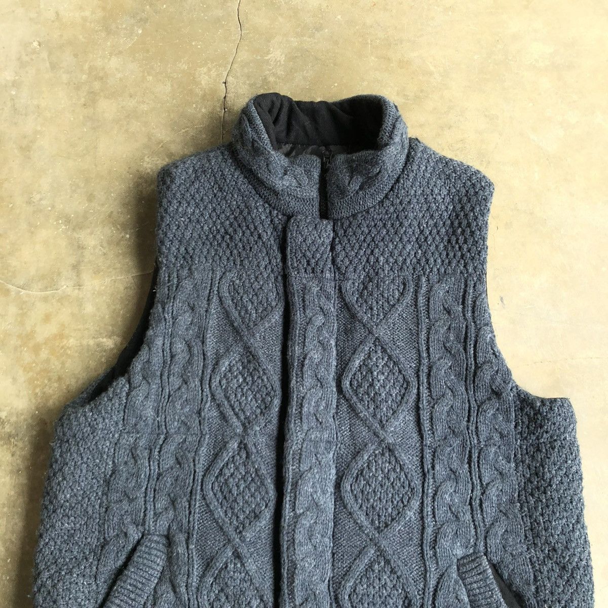 Japanese Brand 2000s Joey Factory Knitted Wool Cable Pattern Vest Luxury Size US M / EU 48-50 / 2 - 4 Thumbnail