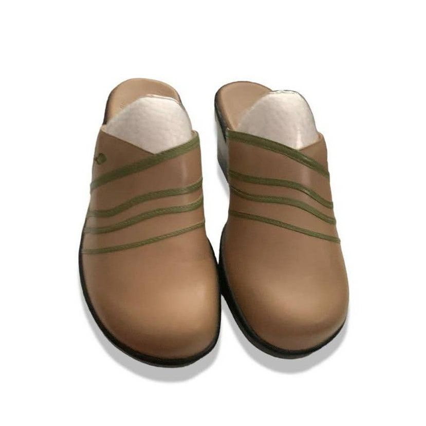 Clarks Vintage Clarks Lee Leather Slip-On Clog Mule Wedge Slide 6.5 Size US 6.5 / IT 36.5 - 9 Thumbnail