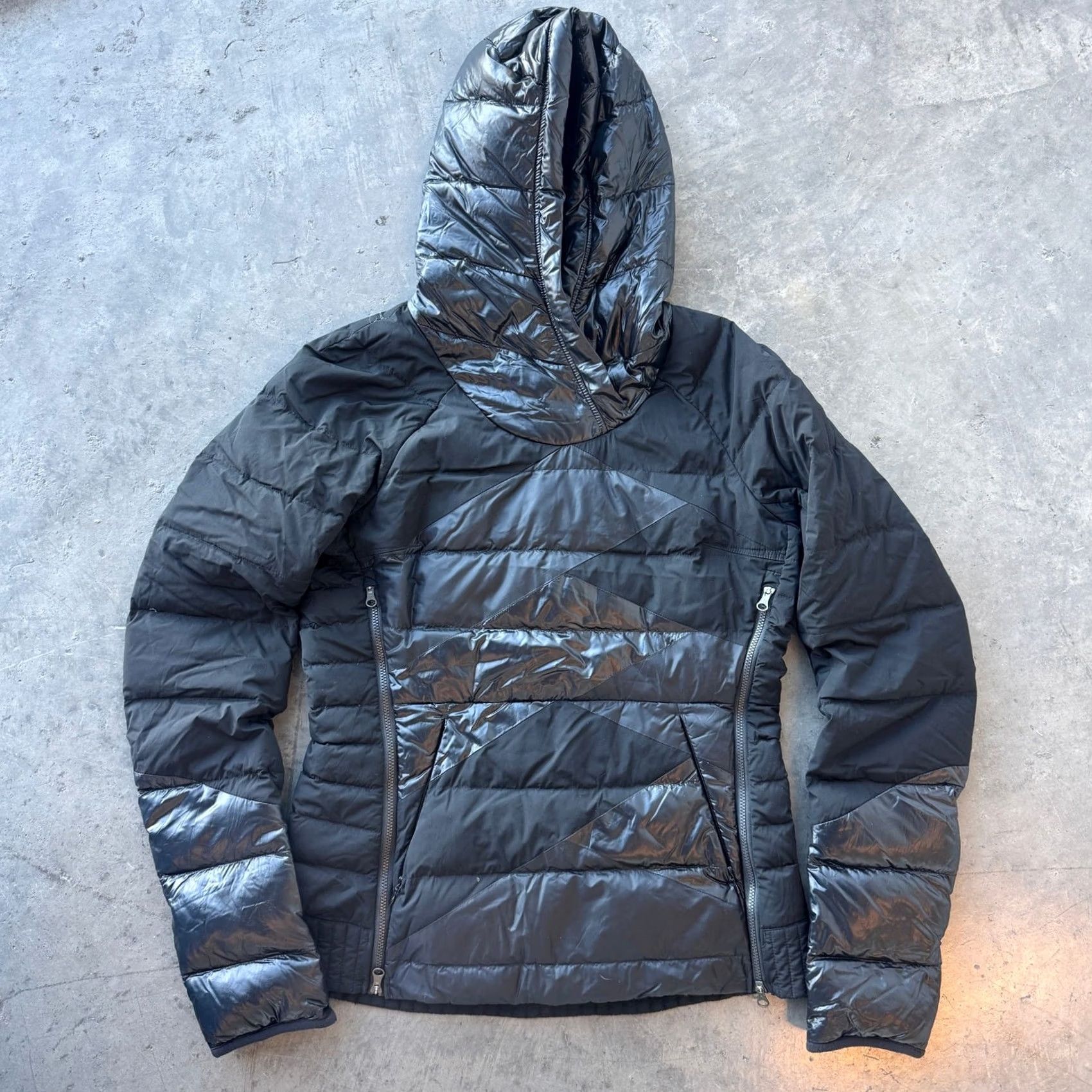 Lululemon VINTAGE Lululemon Puffer Jacket Quilted Black Gloss Pullover Hoodie Women 6 Jacket Womens Bomber Black Gloss Hoodie Jacket 6 Womens Size M / US 6-8 / IT 42-44 - 2 Thumbnail