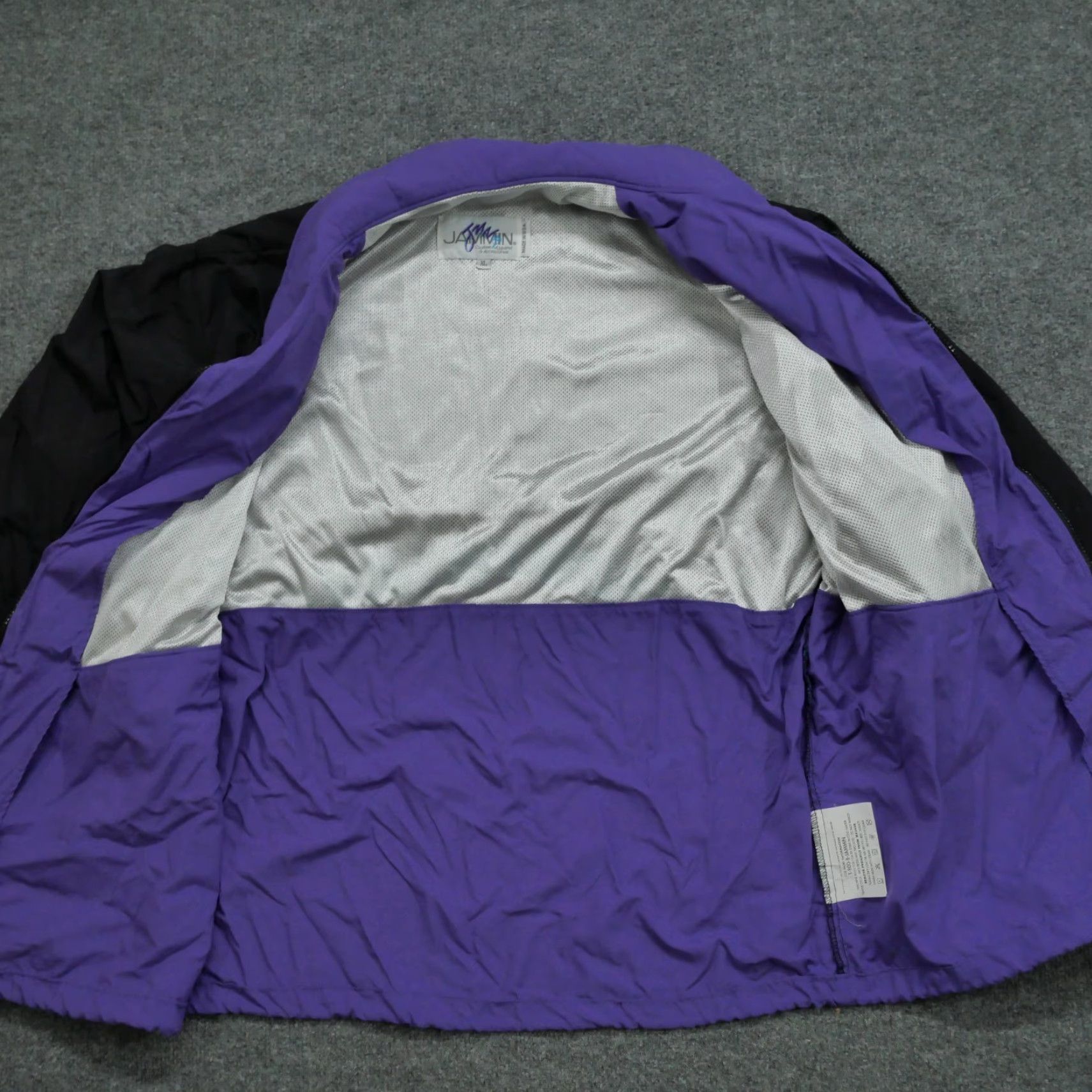 Vintage VINTAGE Jammin Jacket Windbreaker Mens XL Black 90s Windbreaker Logo Jammin Jacket Mens XL Black 90s Size US XL / EU 56 / 4 - 6 Thumbnail