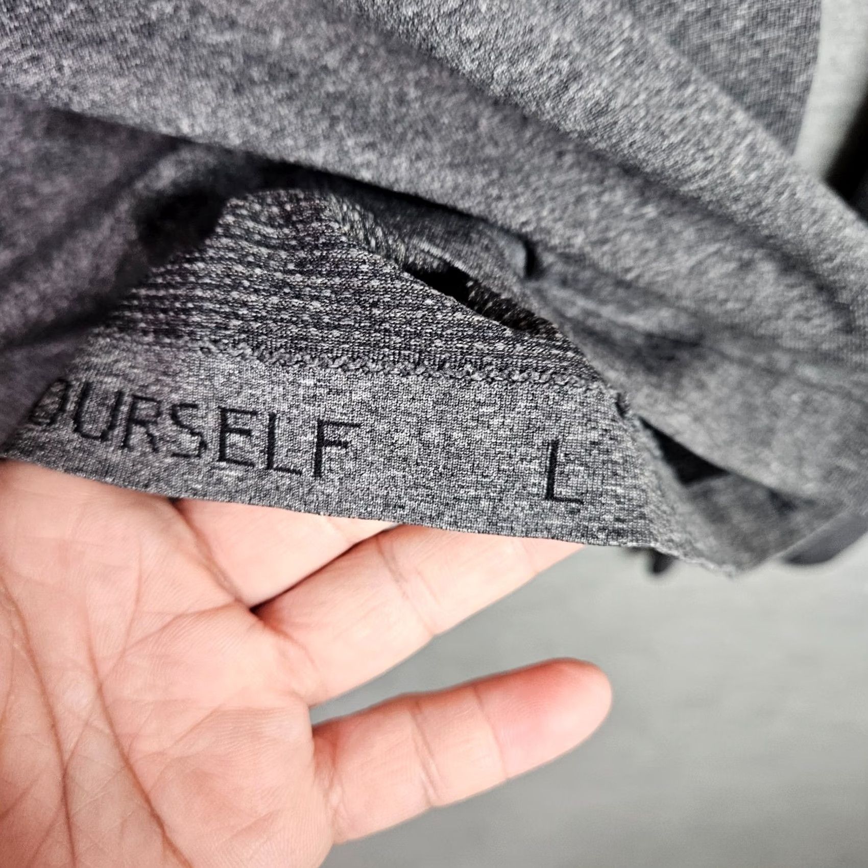 Lululemon Lululemon Men's Heather Gray Metal Vent Tech Long Sleeve Shirt Gym workout Sz L Shirt Distance: Gray Size US L / EU 52-54 / 3 - 5 Thumbnail