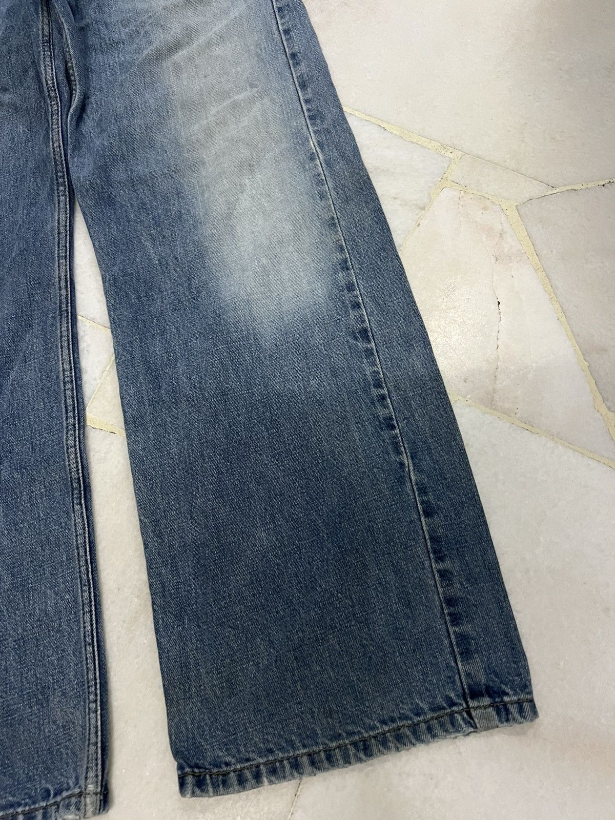 Levi's × Levi's Vintage Clothing Vintage Levis 569 Loose Straight Light Wash Jean Size US 34 / EU 50 - 5 Thumbnail