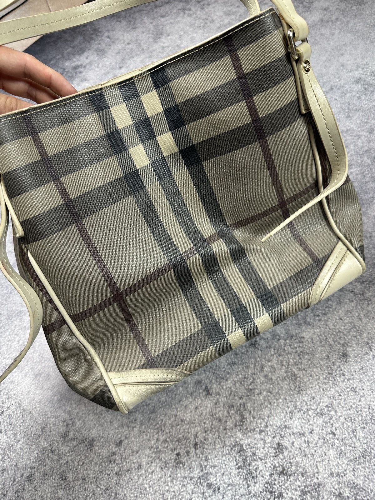 Burberry Vintage Burberry Check Bag Luxury Handl Very Rare Casual UK Size ONE SIZE - 2 Thumbnail