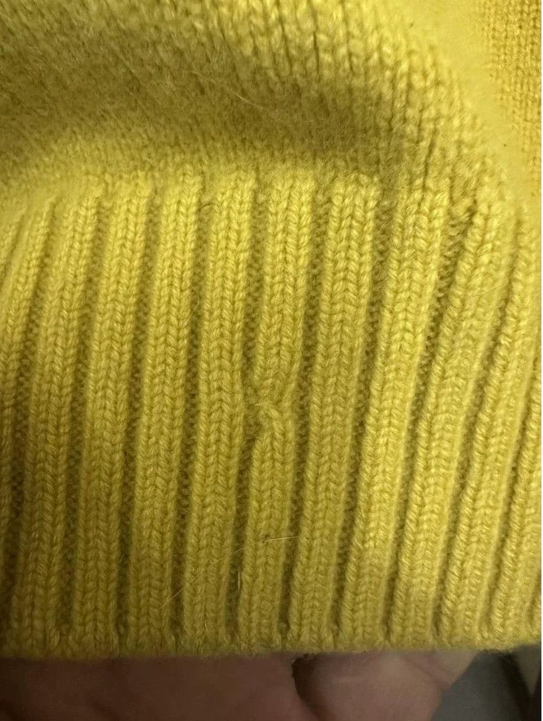 Loro Piana LORO PIANA She's wearing a cashmere cardigan Size S / US 4 / IT 40 - 9 Thumbnail