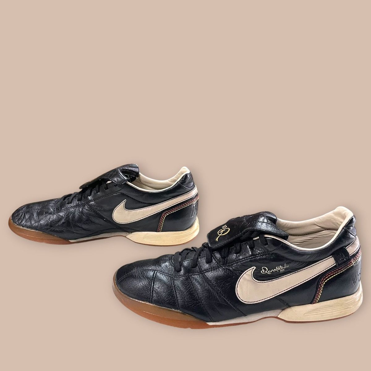 Nike Nike Tiempo Guri IC R10 Size US 8 / EU 41 - 2 Thumbnail