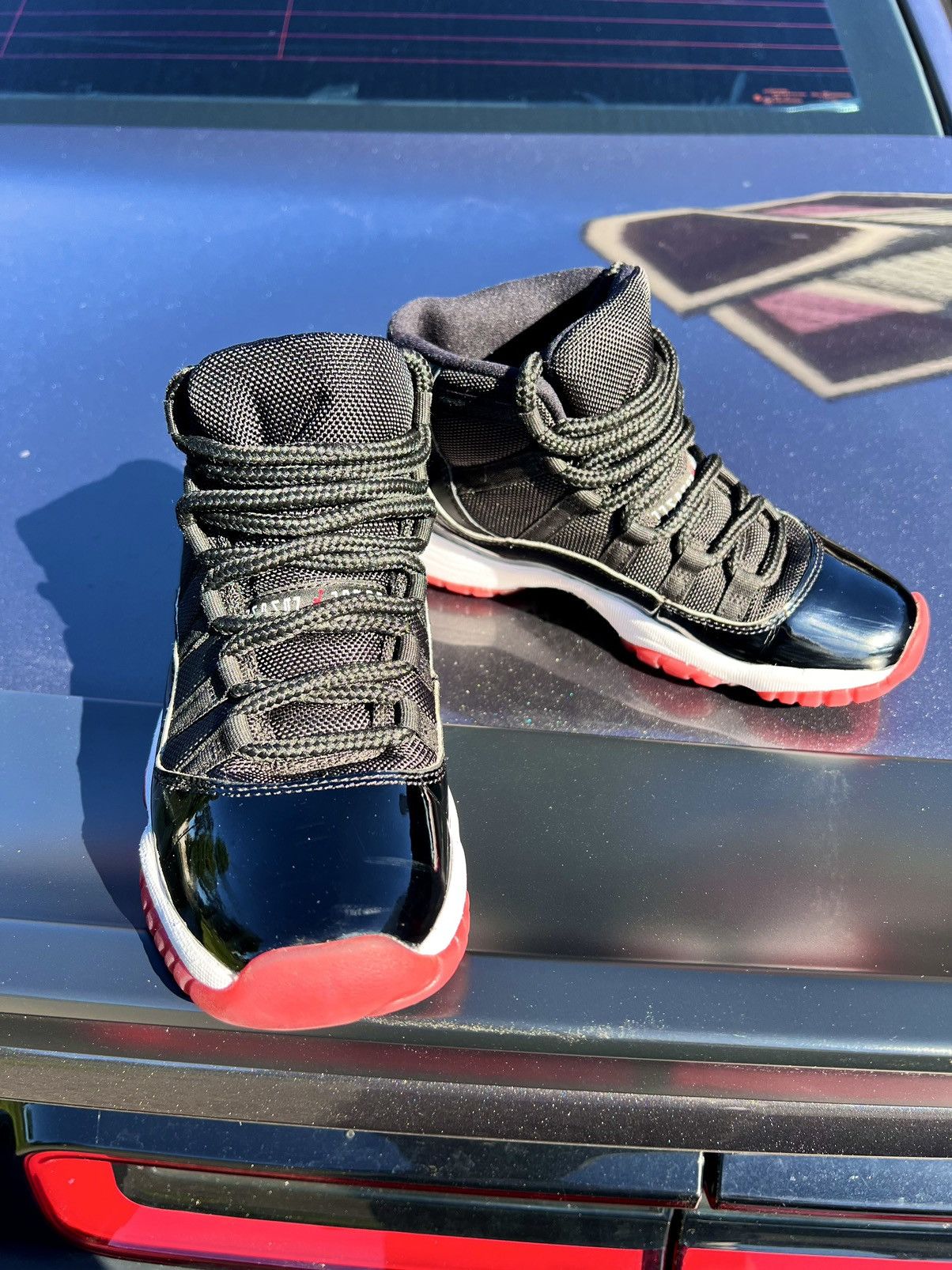 Jordan Brand × Nike Jordan 11 Retro Playoffs Bred (2019) (GS) Size US 5 / EU 37 - 3 Thumbnail