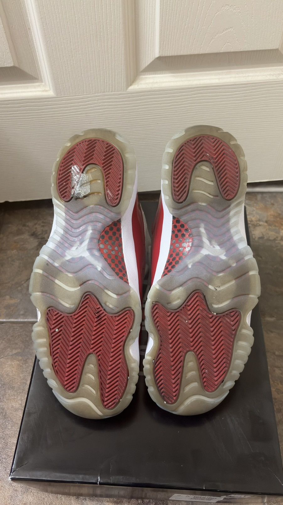 Jordan Brand Jordan 11 Cherry Size US 9.5 / EU 42-43 - 3 Thumbnail