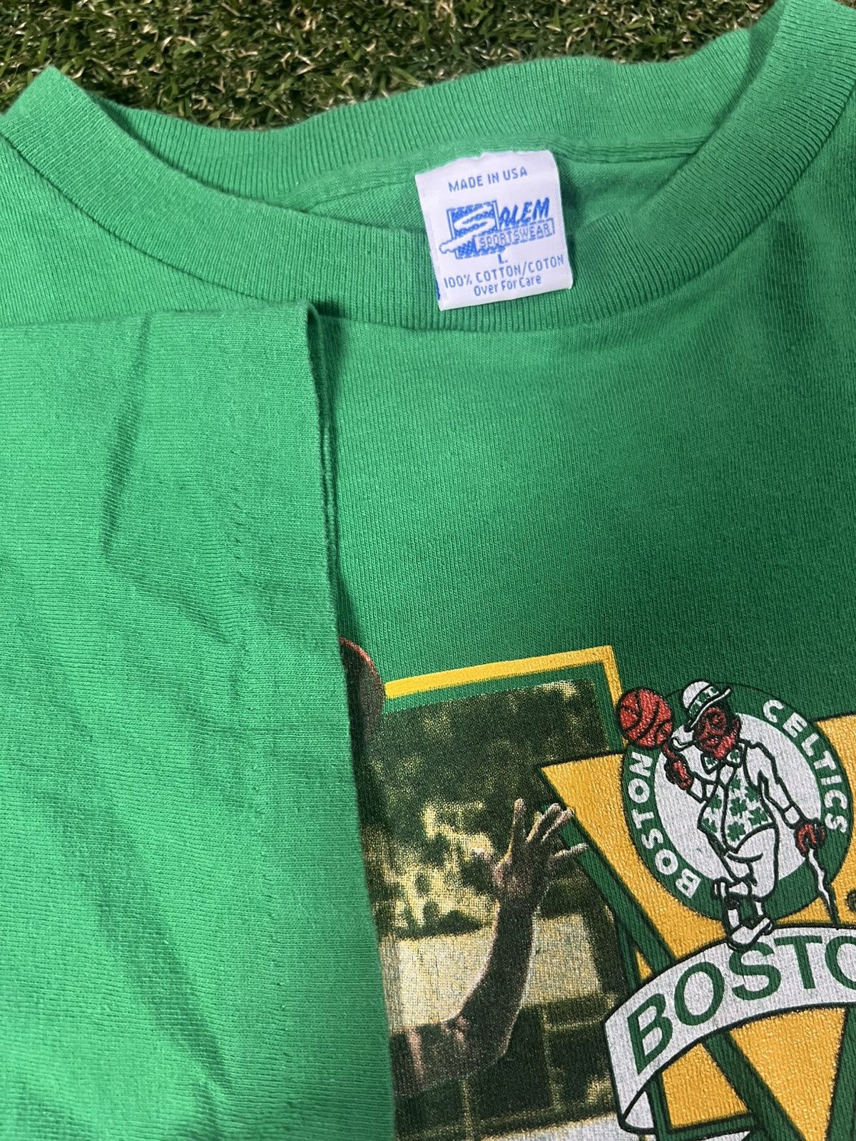 Salem Sportswear Vintage 90s Salem Sports Boston Celtics NBA Reggie Lewis Tee Size US L / EU 52-54 / 3 - 4 Thumbnail