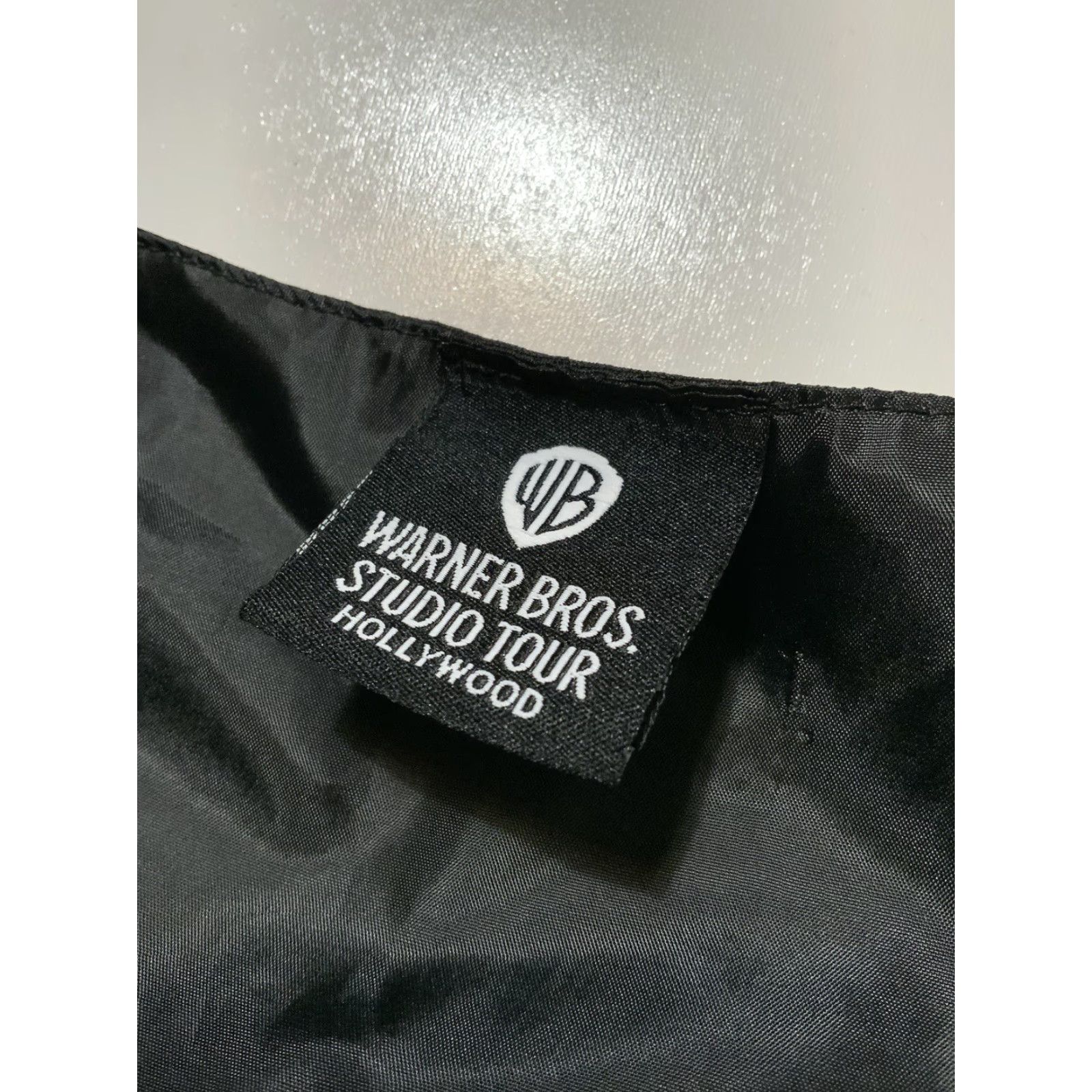 Vintage VINTAGE WB Warner Bros Studio Tour Looney Tunes AOP Employee Staff Exclusive Black Vest Shirt Mens Small Black Vest Size US S / EU 44-46 / 1 - 5 Thumbnail