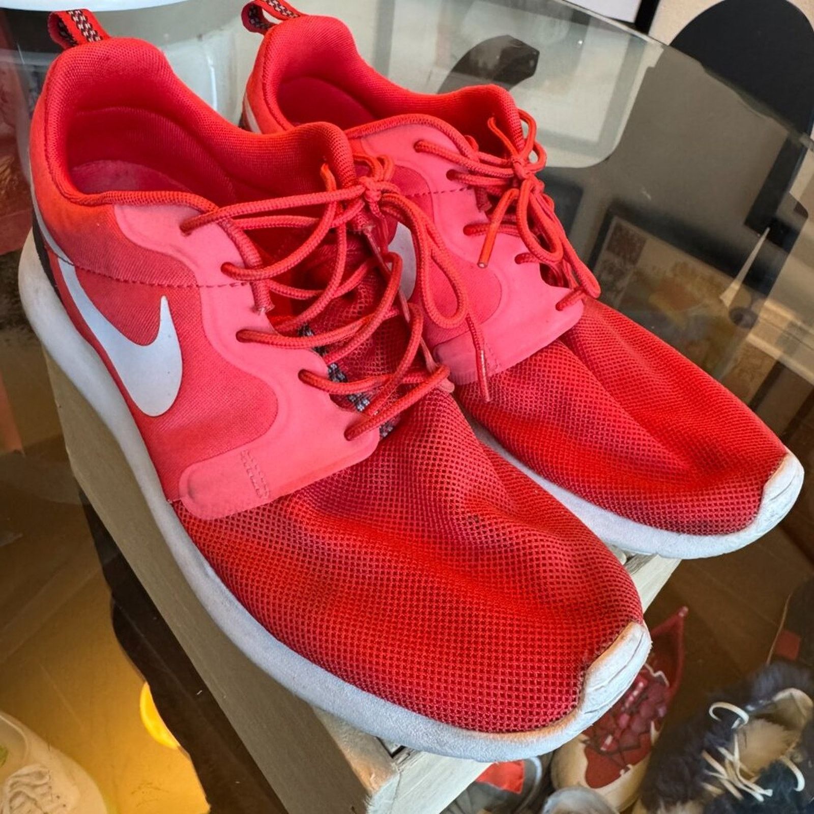 Nike Nike Roshe Run Red White Black, Men’s 10.5, (Fair Condition) Size US 10.5 / EU 43-44 - 4 Thumbnail