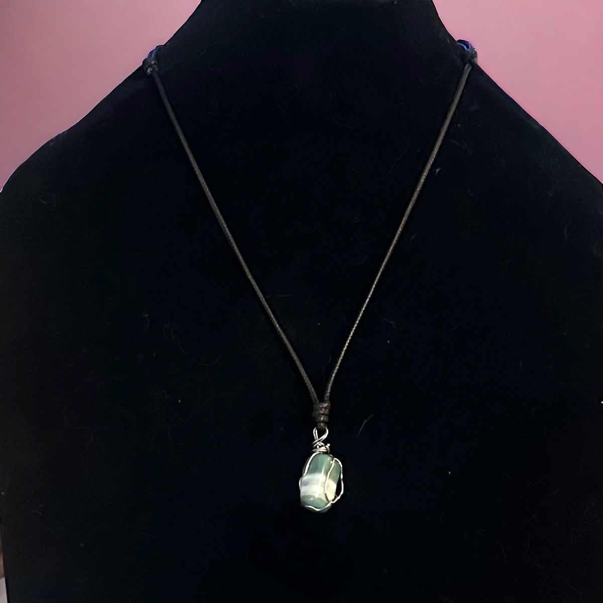 Vintage Vintage wire wrapped agate pendant adjustable cord necklace Size ONE SIZE - 1 Thumbnail