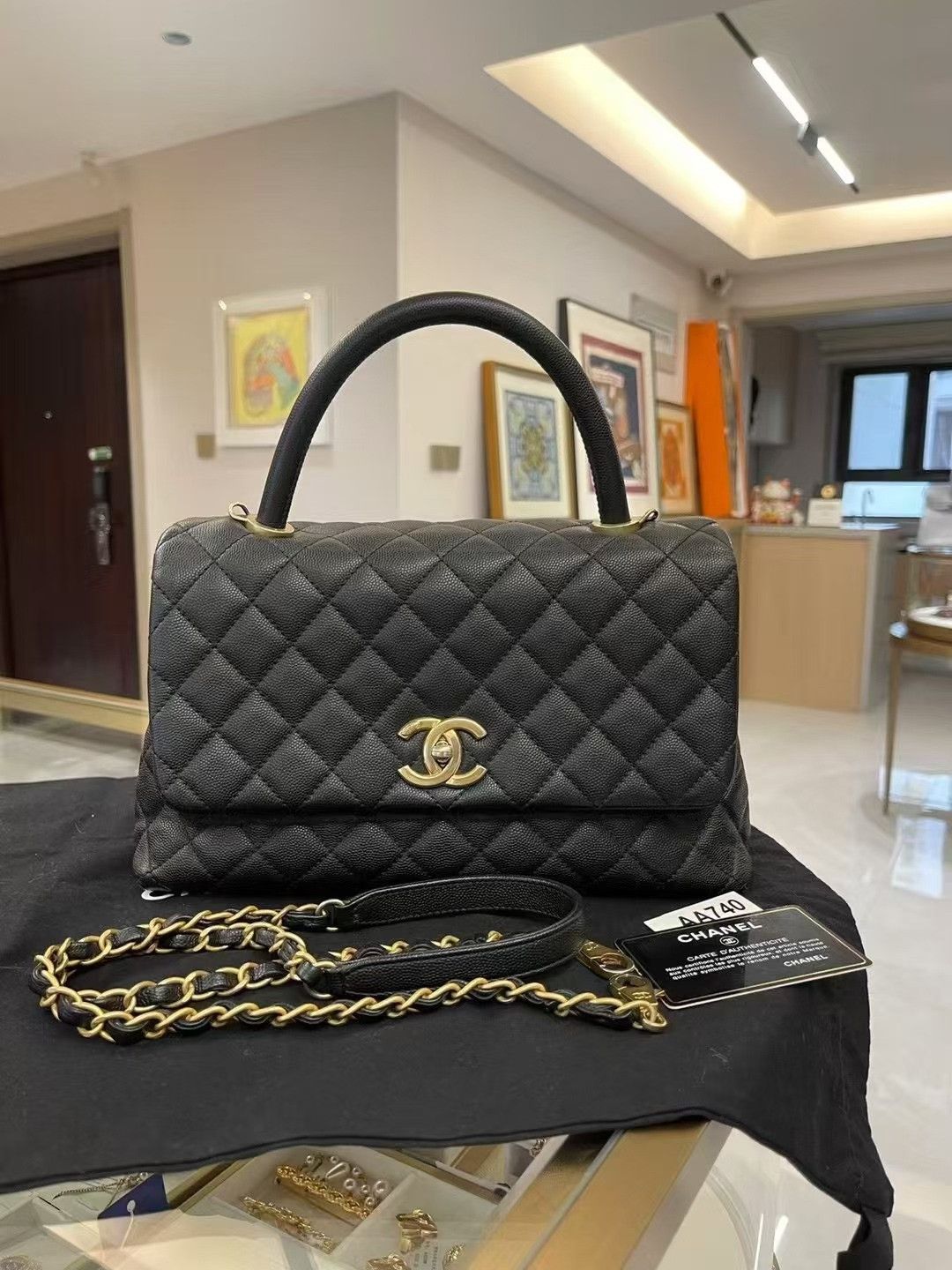 Chanel Pre-loved Bag Very good condition Size ONE SIZE - 1 Thumbnail