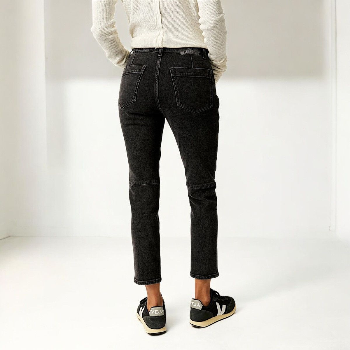 Free People Free People Wmn’s Black Skinny Mid Rise Slim Fit Jeans Sz 26 Size 26" / US 2 / IT 38 - 3 Thumbnail