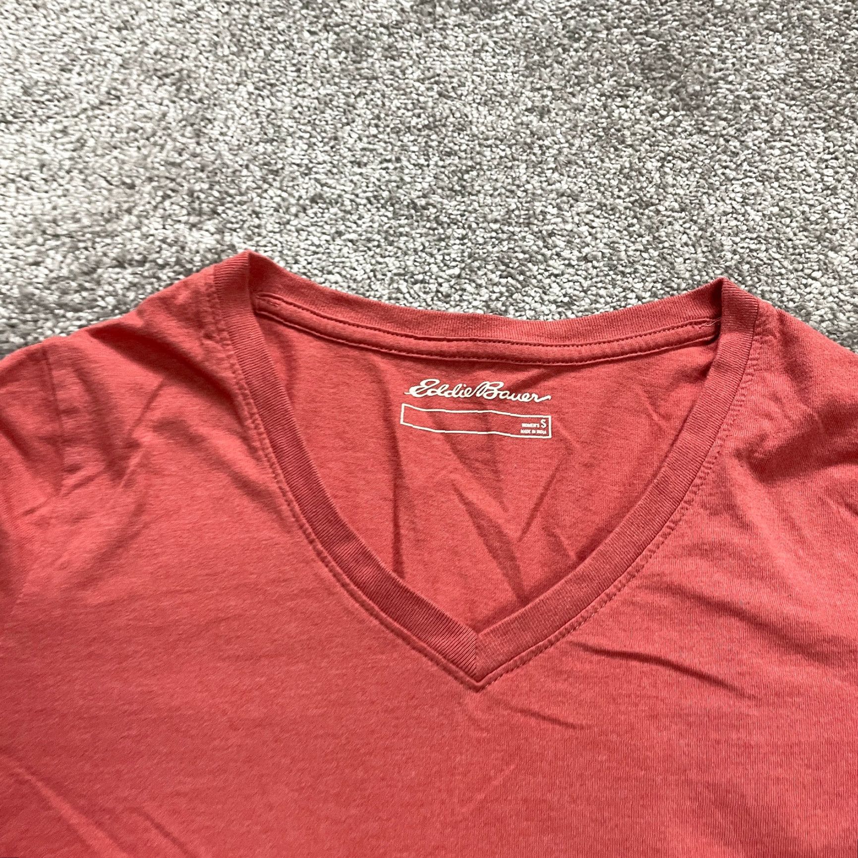 Eddie Bauer Eddie Bauer Women's Long Sleeve V-Neck T-Shirt Small Red Casual Cotton Basic 90s Style Size S / US 4 / IT 40 - 4 Thumbnail