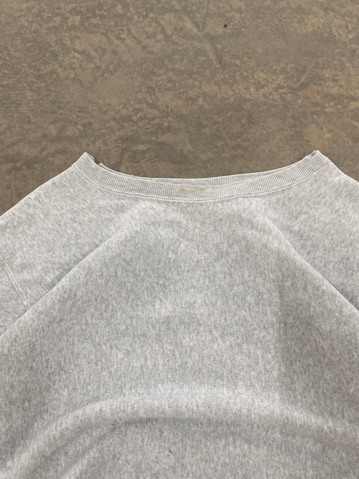 Champion × Vintage VINTAGE REVERSE WEAVE CHAMPION DISTRESSED SWEATSHIRT 80s 90s Size US L / EU 52-54 / 3 - 4 Thumbnail