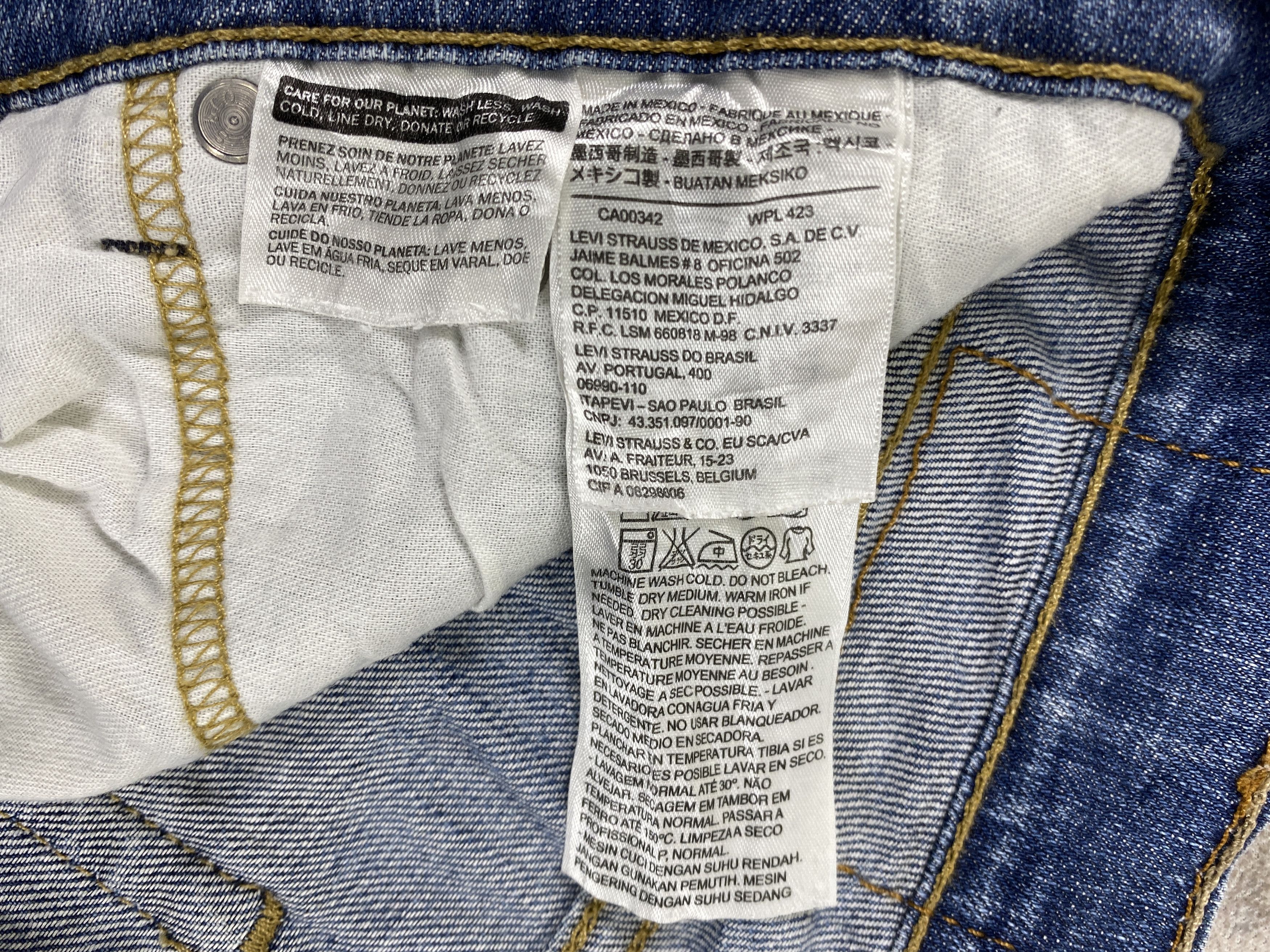 Levi's Faded Blue Vintage Levi's Jeans 33x30 Denim- JN3593 Size US 33 - 9 Thumbnail