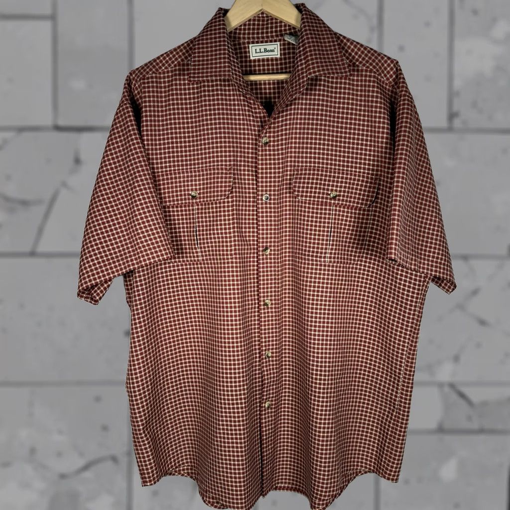Vintage VINTAGE L.L. Bean Red Polyester Blend Short Sleeve Button-Down Shirt Mens L Jamaica Size US L / EU 52-54 / 3 - 1 Thumbnail