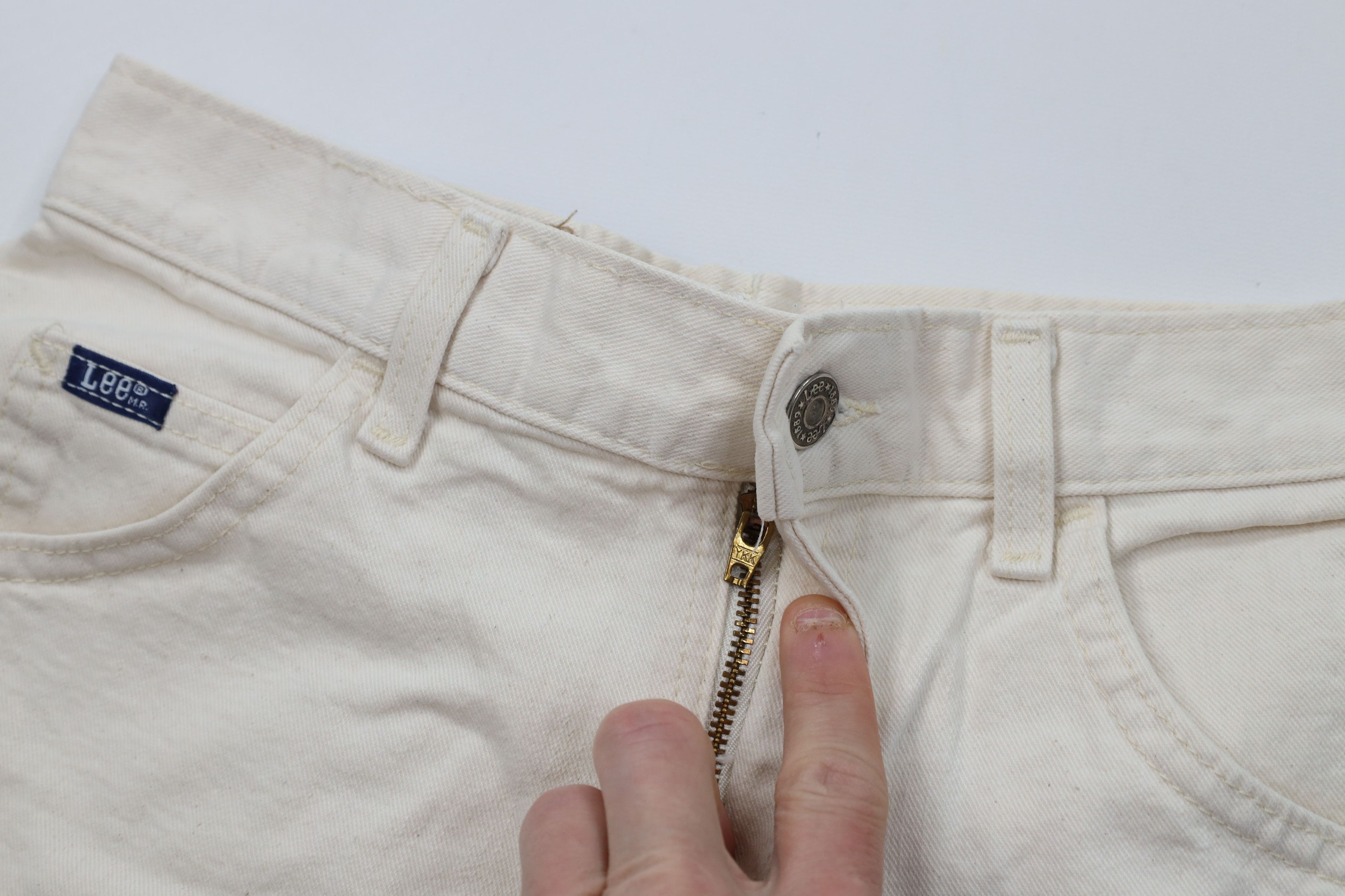 Lee Vintage 90s Lee Fit Denim Jean Shorts Jorts Cream Cotton USA Size 32" / US 10 / IT 46 - 6 Thumbnail