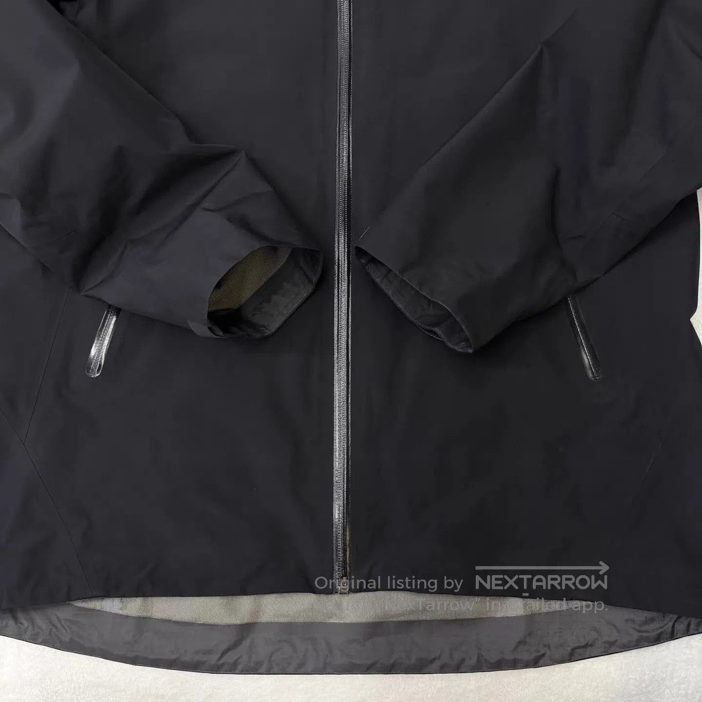 Arc'teryx Black Hooded Raincoat Size L. Size US L / EU 52-54 / 3 - 2 Thumbnail