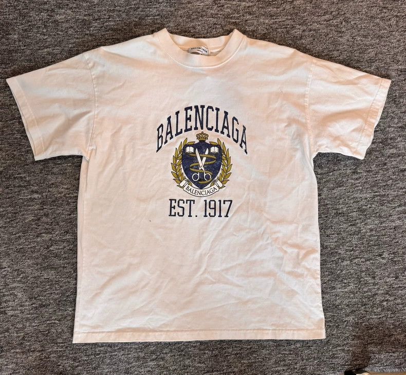 Balenciaga Balenciaga Solid Color Letter Logo Short Sleeve T-Shirt Me Size US M / EU 48-50 / 2 - 1 Thumbnail