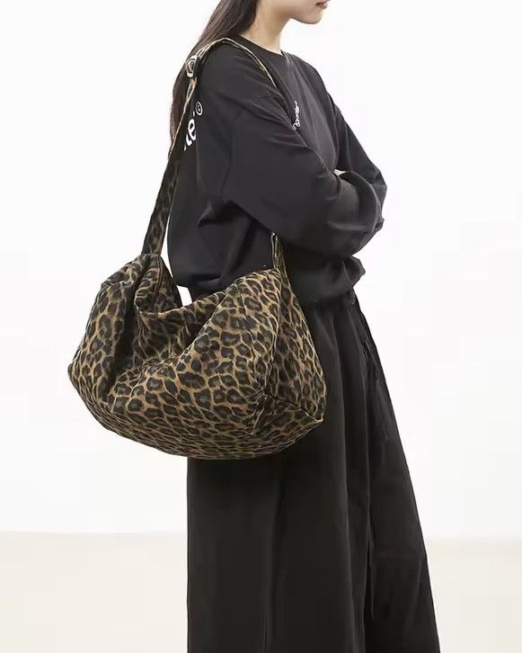Japanese Brand Gen Z Trendy Leopard Print Canvas Crossbody Bag Size ONE SIZE - 2 Thumbnail