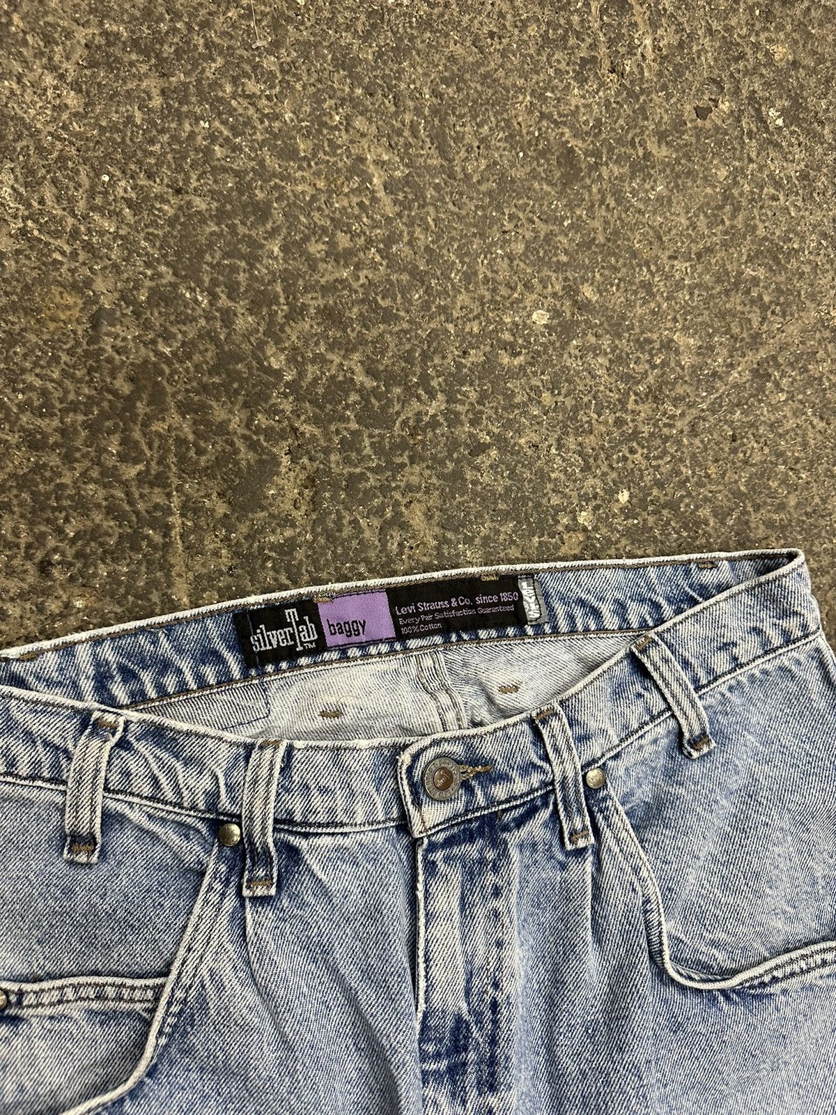 Levi's Y2K Levi’s Silvertab baggy jeans Size US 31 - 11 Thumbnail