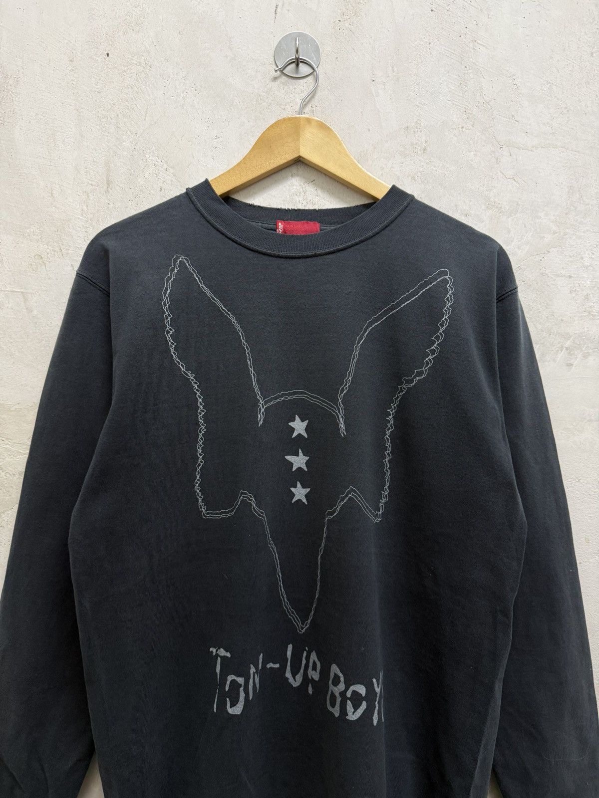 Levi's Vintage Distressed Levi’s Long Sleeve Gothic Tee Size US L / EU 52-54 / 3 - 2 Thumbnail
