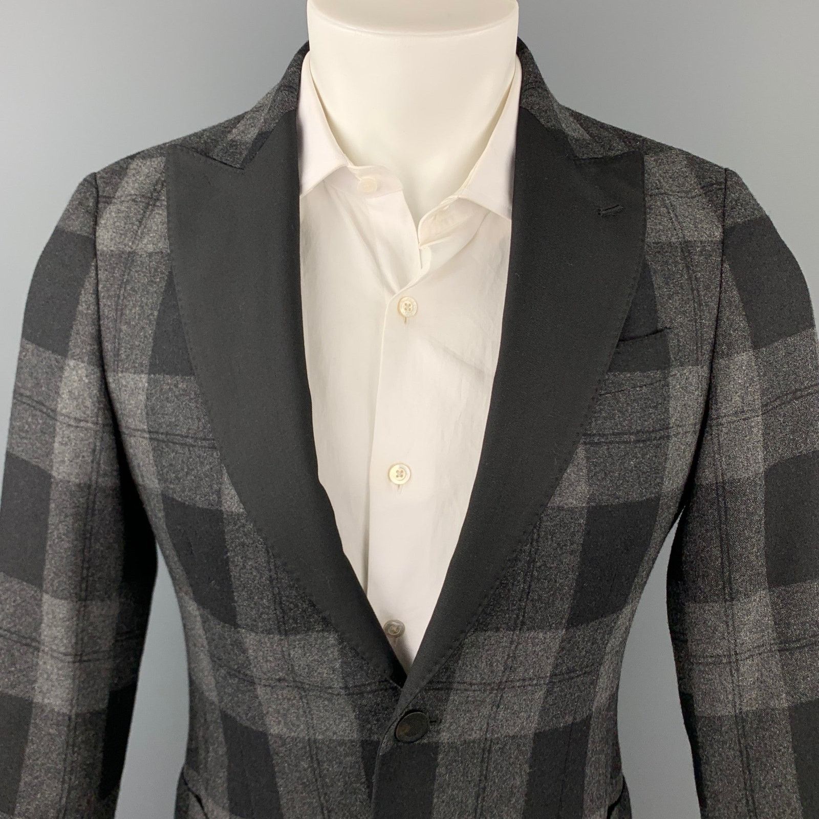 Messagerie Size 36 Grey & Black Plaid Wool Blend Peak Lapel Sport Coat Size 36R - 2 Thumbnail
