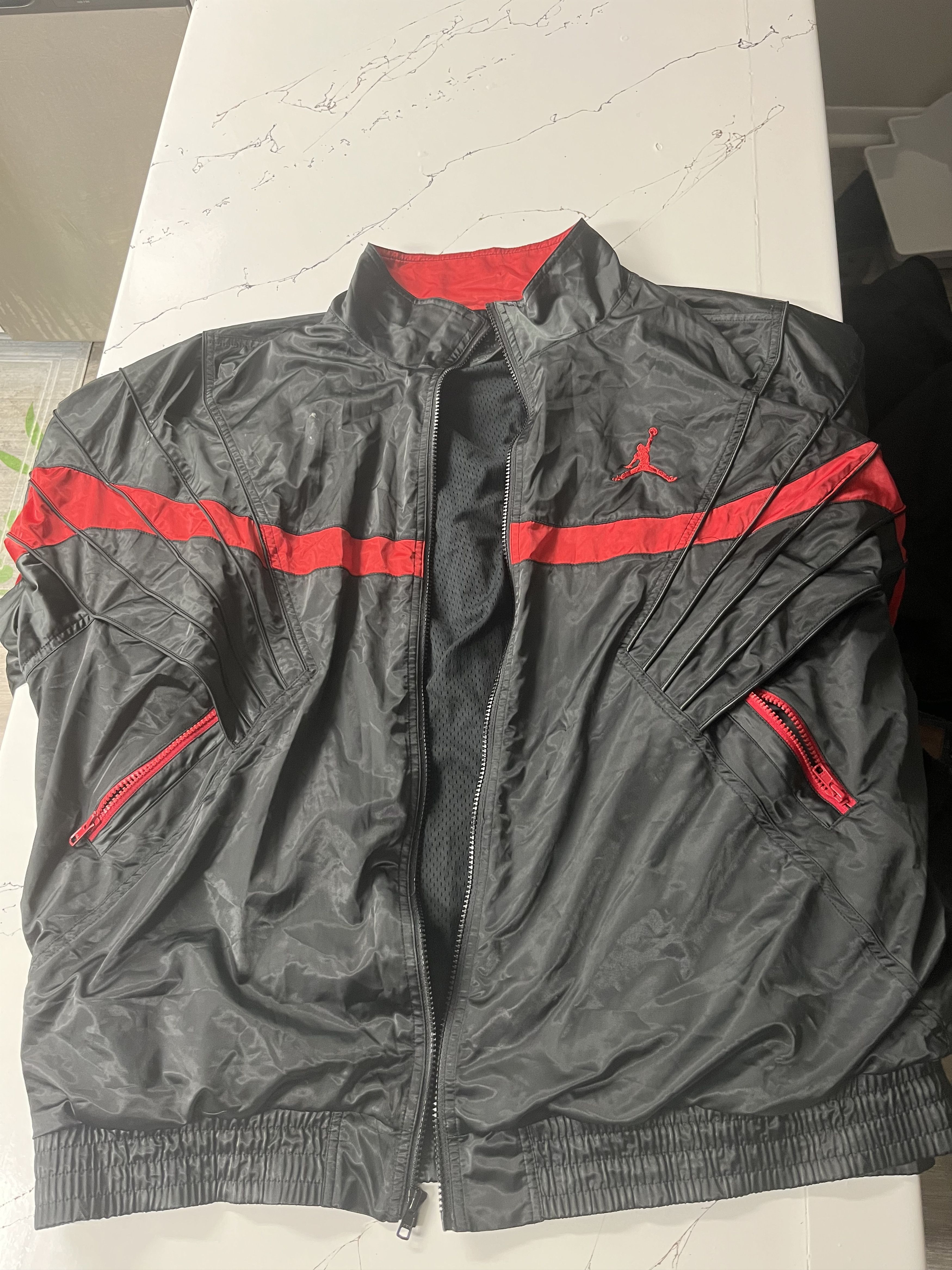 Jordan Brand vintage red & black air jordan nike mens windbreaker jacket Size US XXL / EU 58 / 5 - 1 Thumbnail