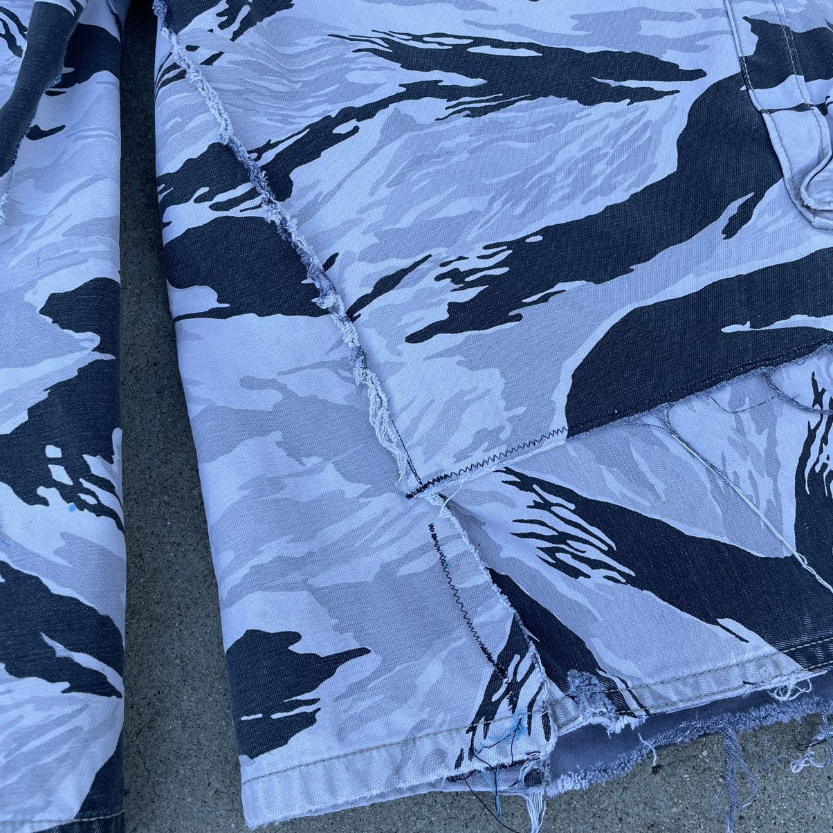 Levi's × Vintage Baggy Tiger Camo Shorts Size US 36 / EU 52 - 7 Thumbnail