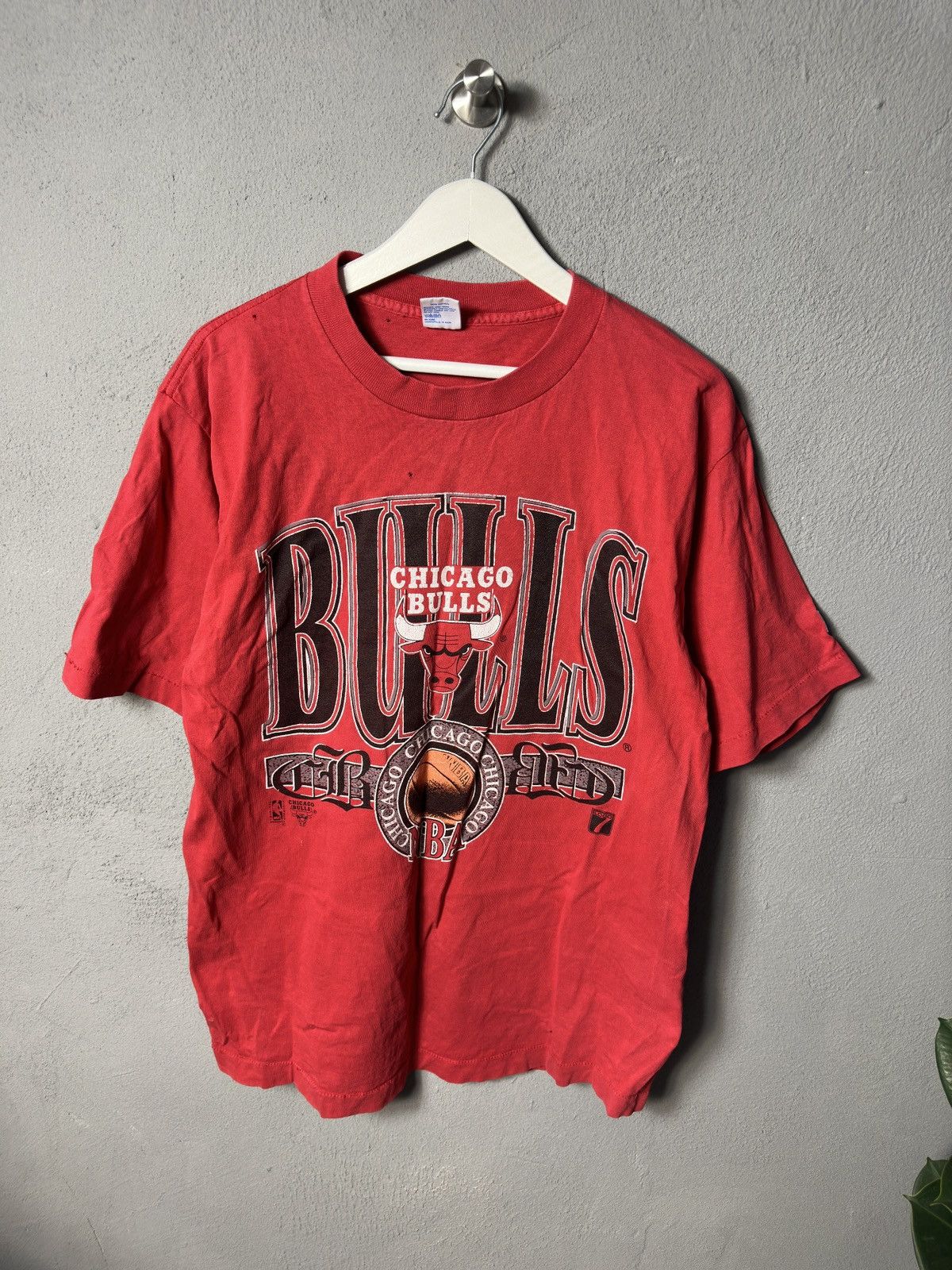 Logo 7 Vintage Chicago hotsell Bulls Layered Tee Size Large