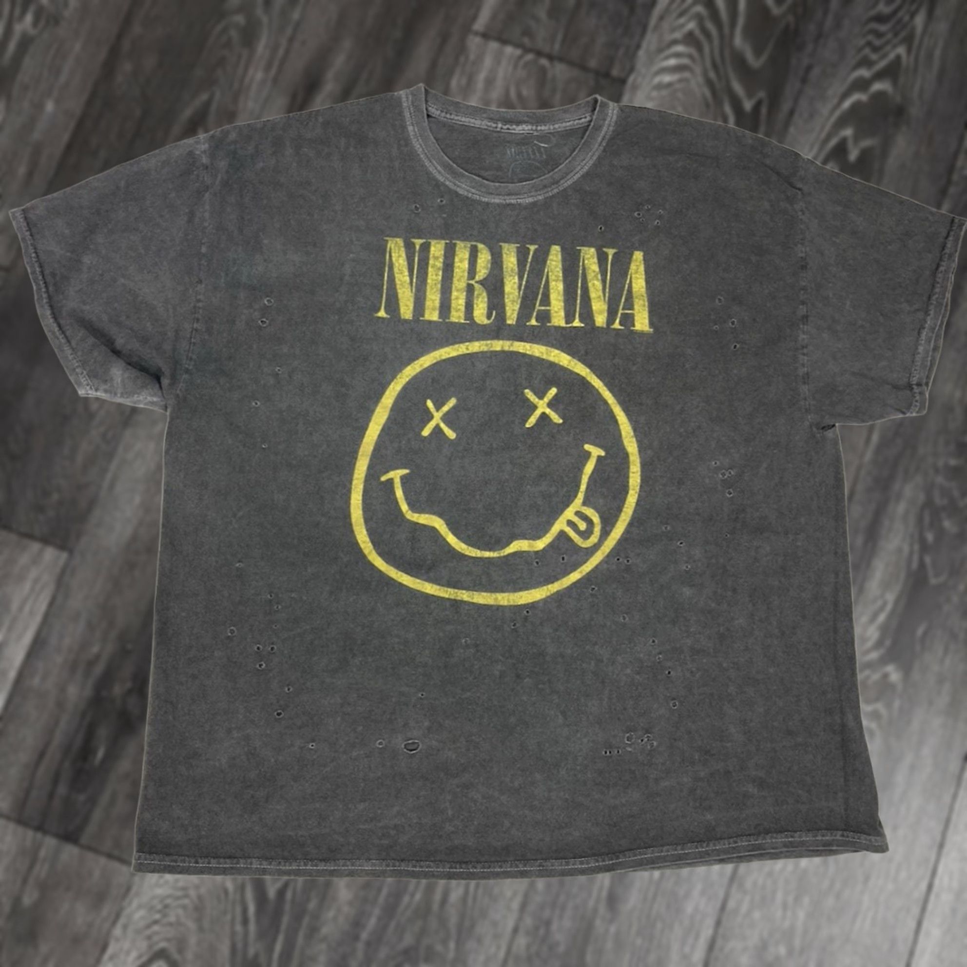 Vintage Nirvana T-Shirt Men XXL Oversized Gray Graphic Print Crew Neck Distressed All Seasons Music Band Logo Retro Shirt Size US XXL / EU 58 / 5 - 1 Thumbnail