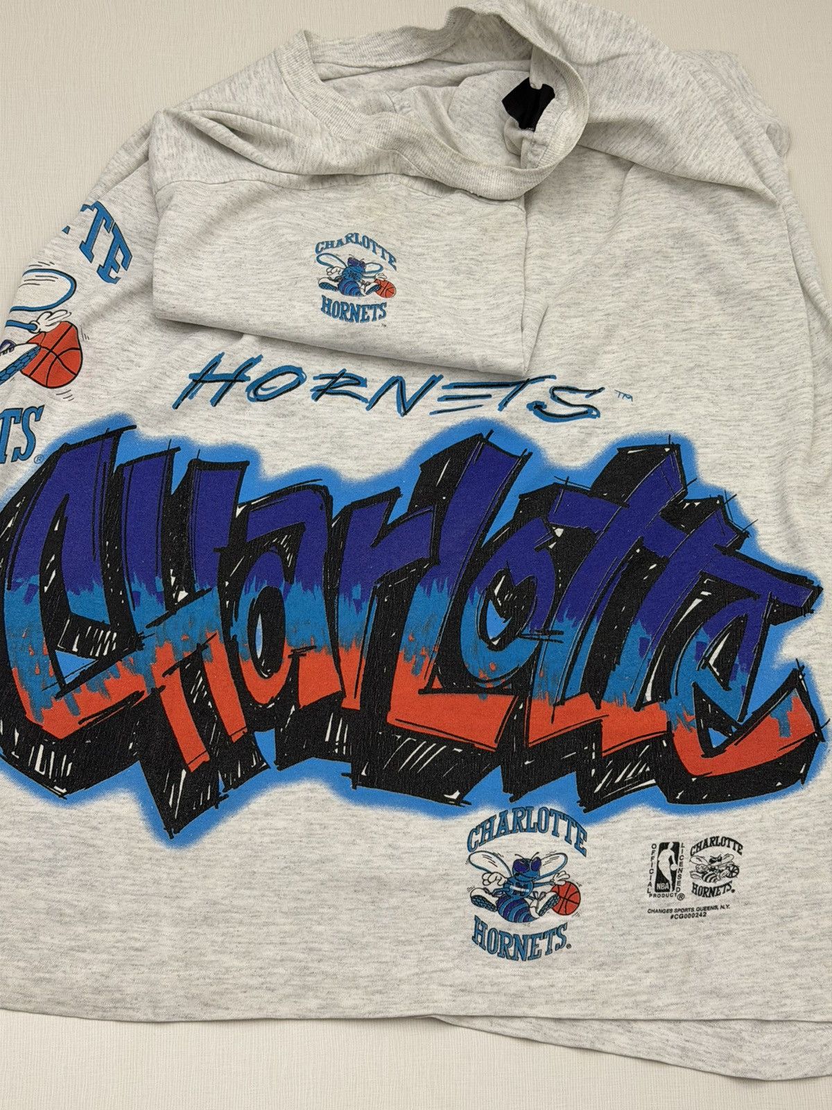 Changes Vintage 90s Charlotte Hornets Rare Wrapped Around Graffiti L Size US L / EU 52-54 / 3 - 5 Thumbnail