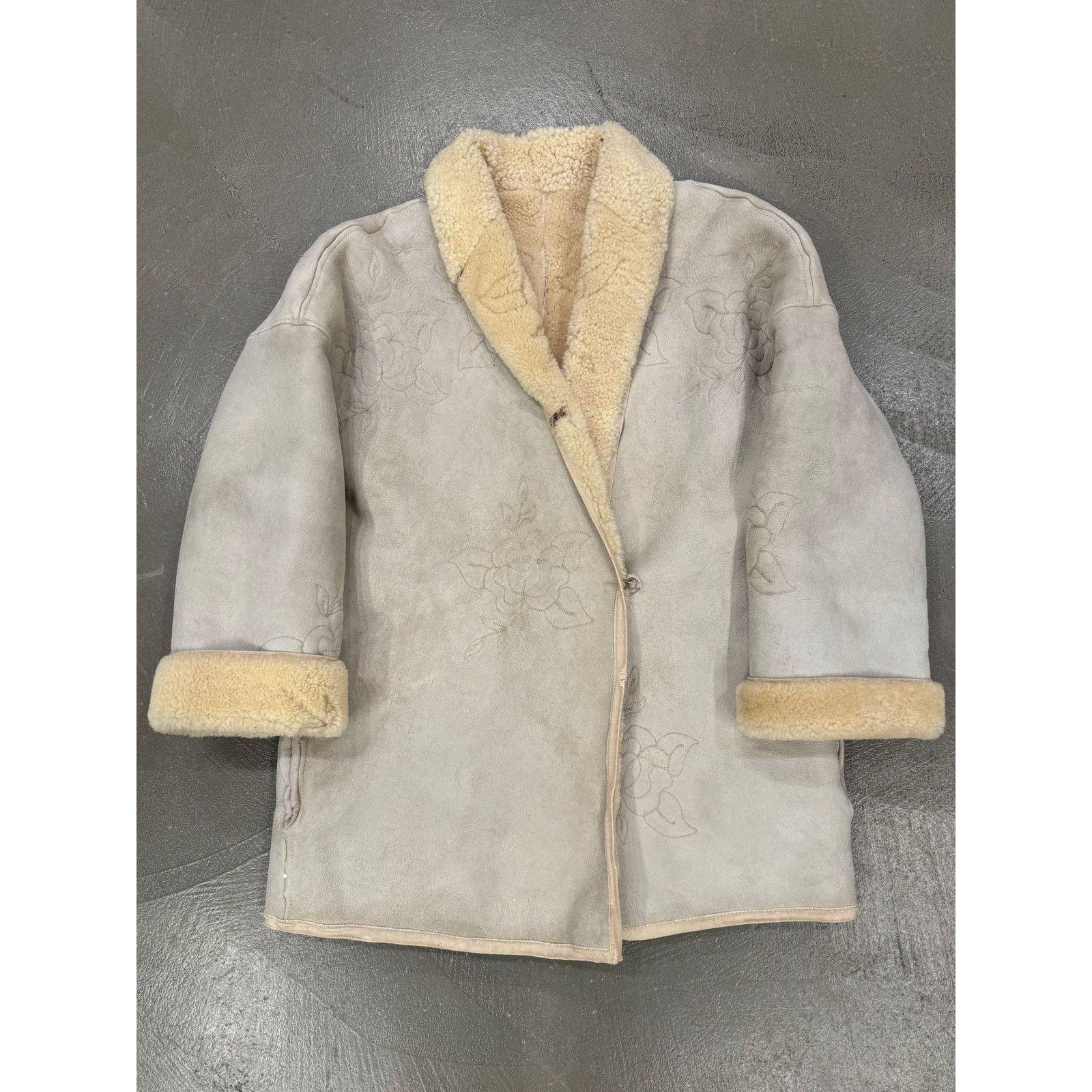 Versace 1980s Gianni Versace mainline white sheepskin Size US M / EU 48-50 / 2 - 1 Thumbnail