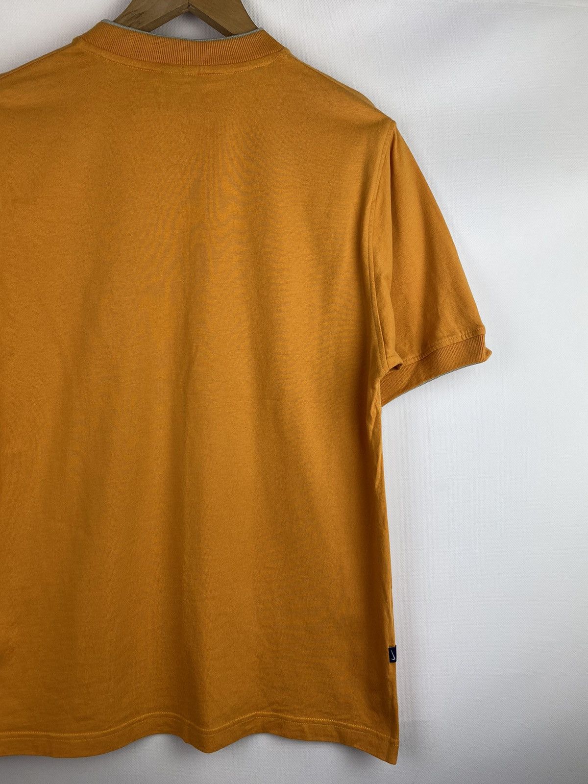 Vintage Nike vintage Y2K center logo swoosh men’s t shirt size S Size US S / EU 44-46 / 1 - 12 Thumbnail