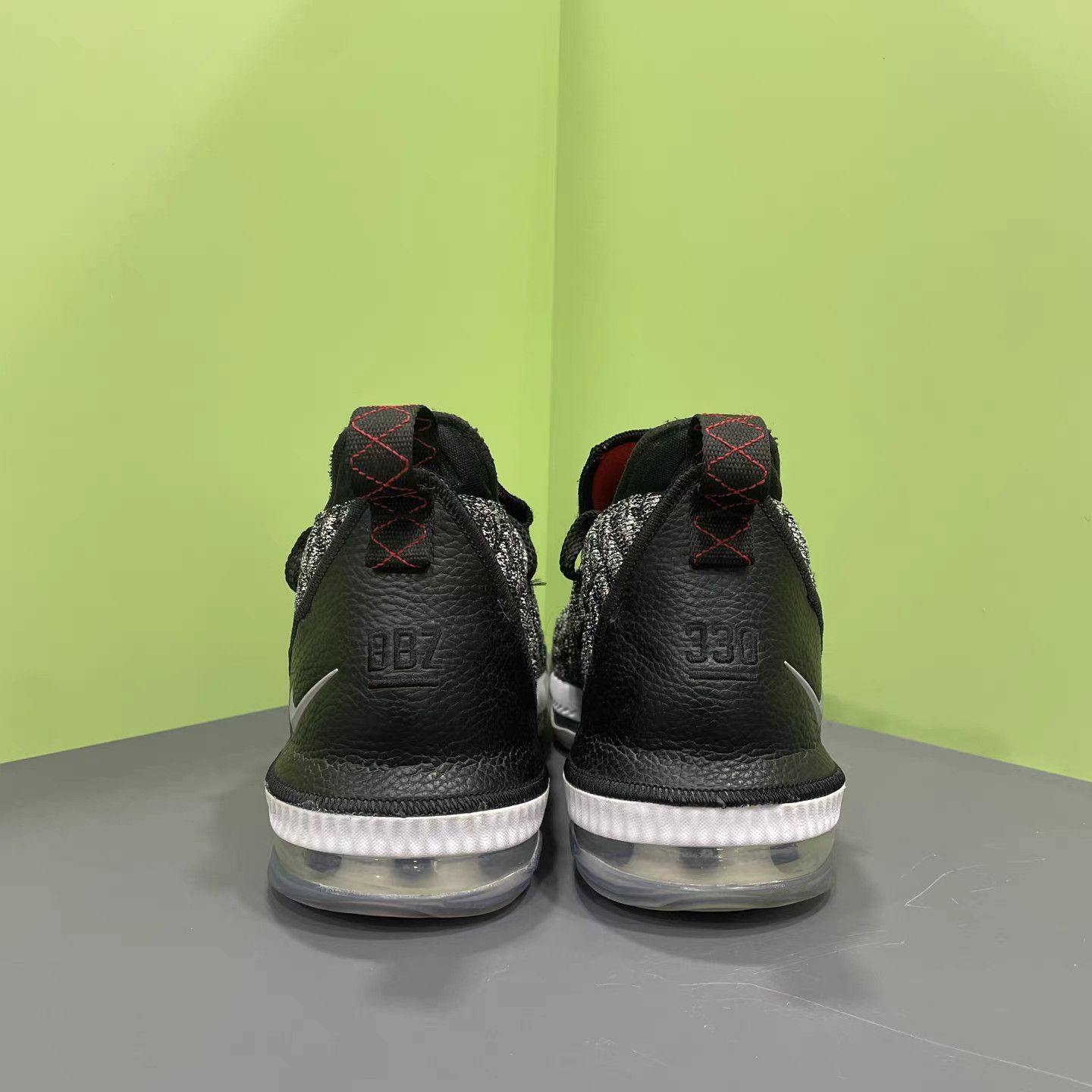 Nike Nike LeBron 16 Basketball Shoes K15 Size US 9.5 / EU 42-43 - 6 Thumbnail