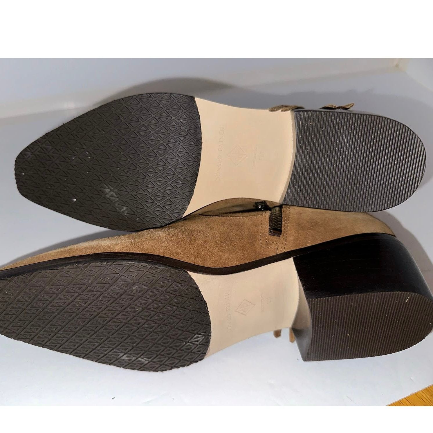Donald Pliner NWOT Donald Pliner MONA Brown Suede Fringe Booties 9M Size US 9 / IT 39 - 8 Thumbnail