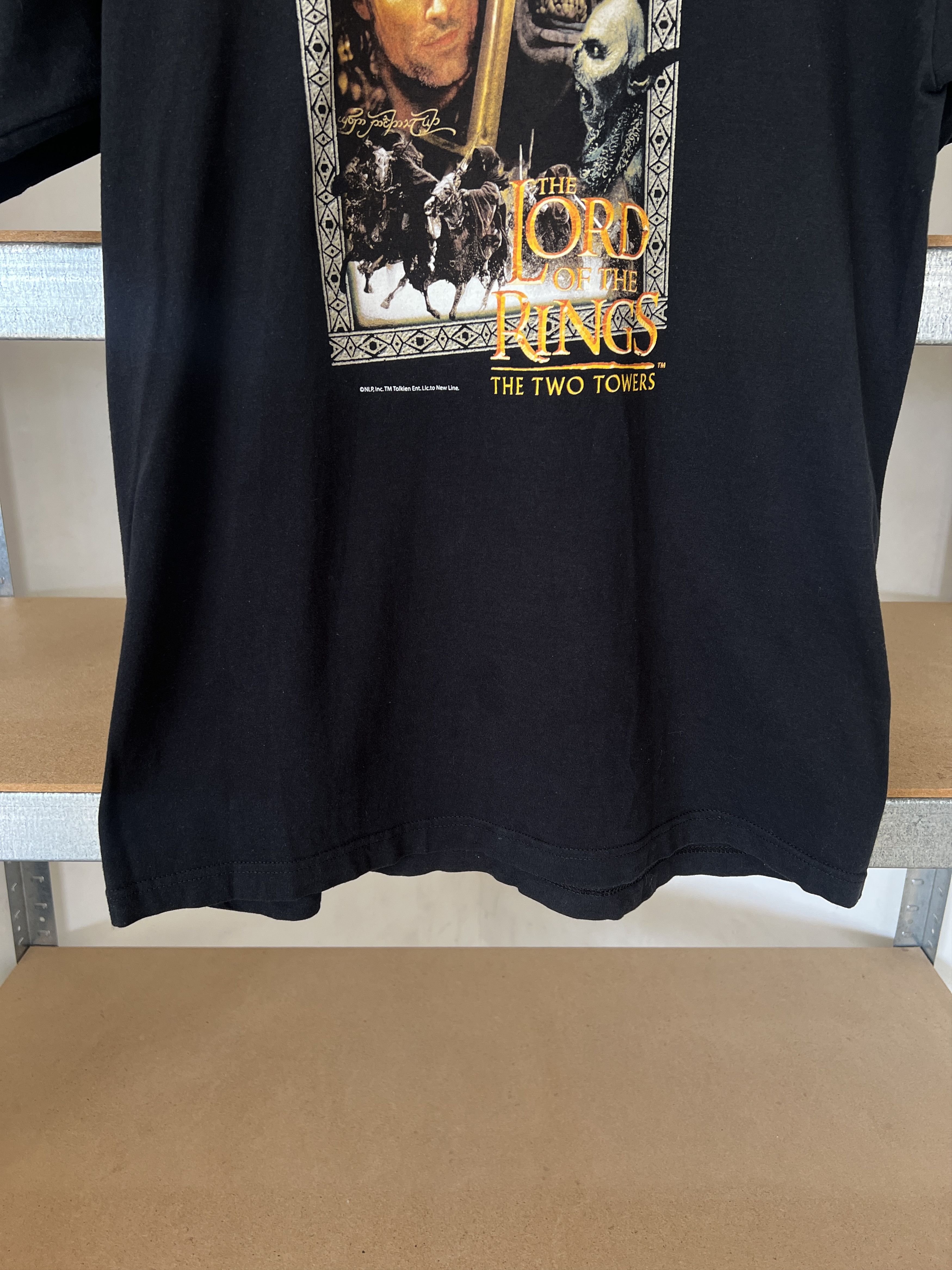 Vintage Lord of the Rings Vintage Y2K Two Towers Movie tee Size US L / EU 52-54 / 3 - 8 Thumbnail