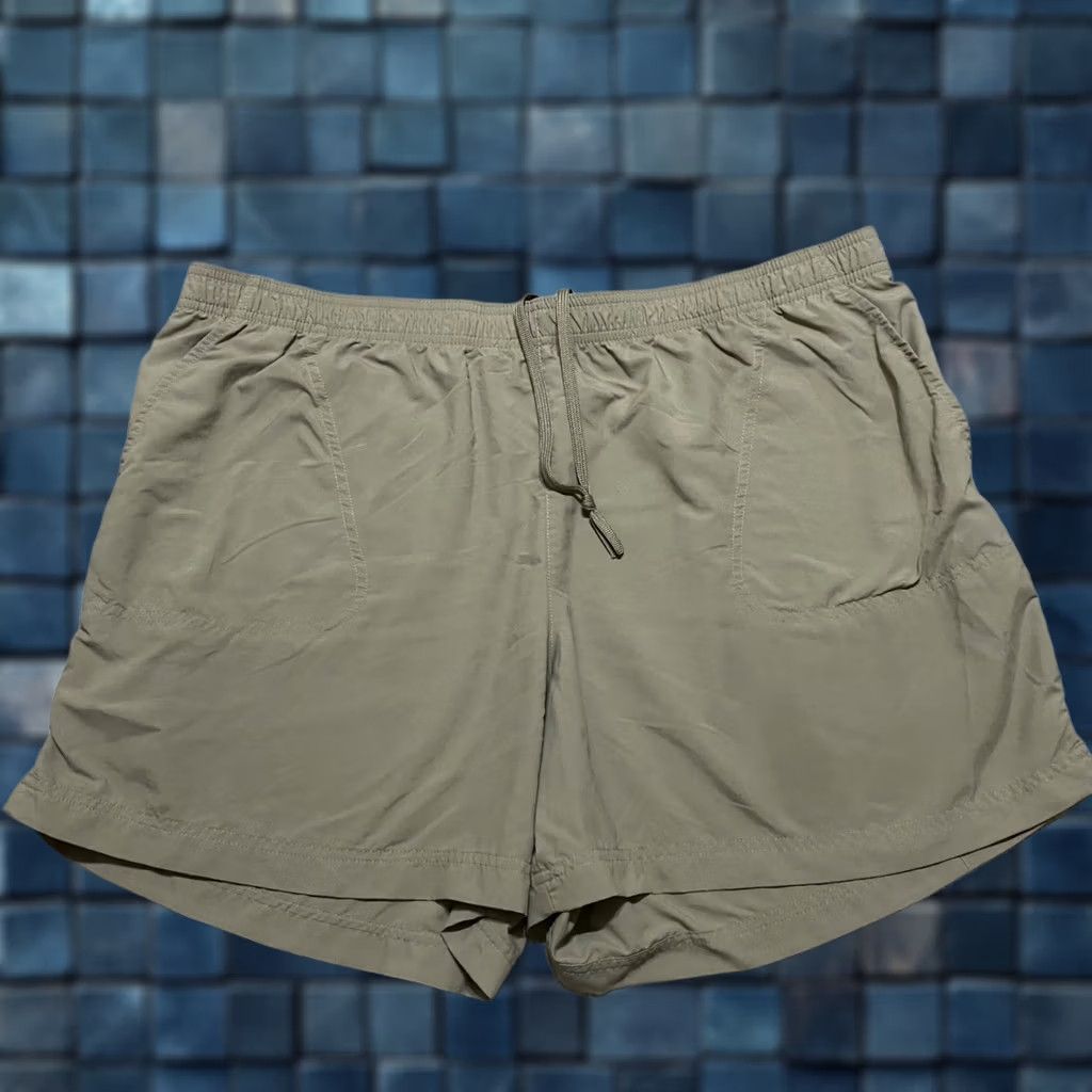 Vintage Columbia Womens Shorts Bermuda 2XL Beige Nylon Inseam 5" Outdoor Hiking Walking Baggy? Size 40" / US 18 - 1 Thumbnail